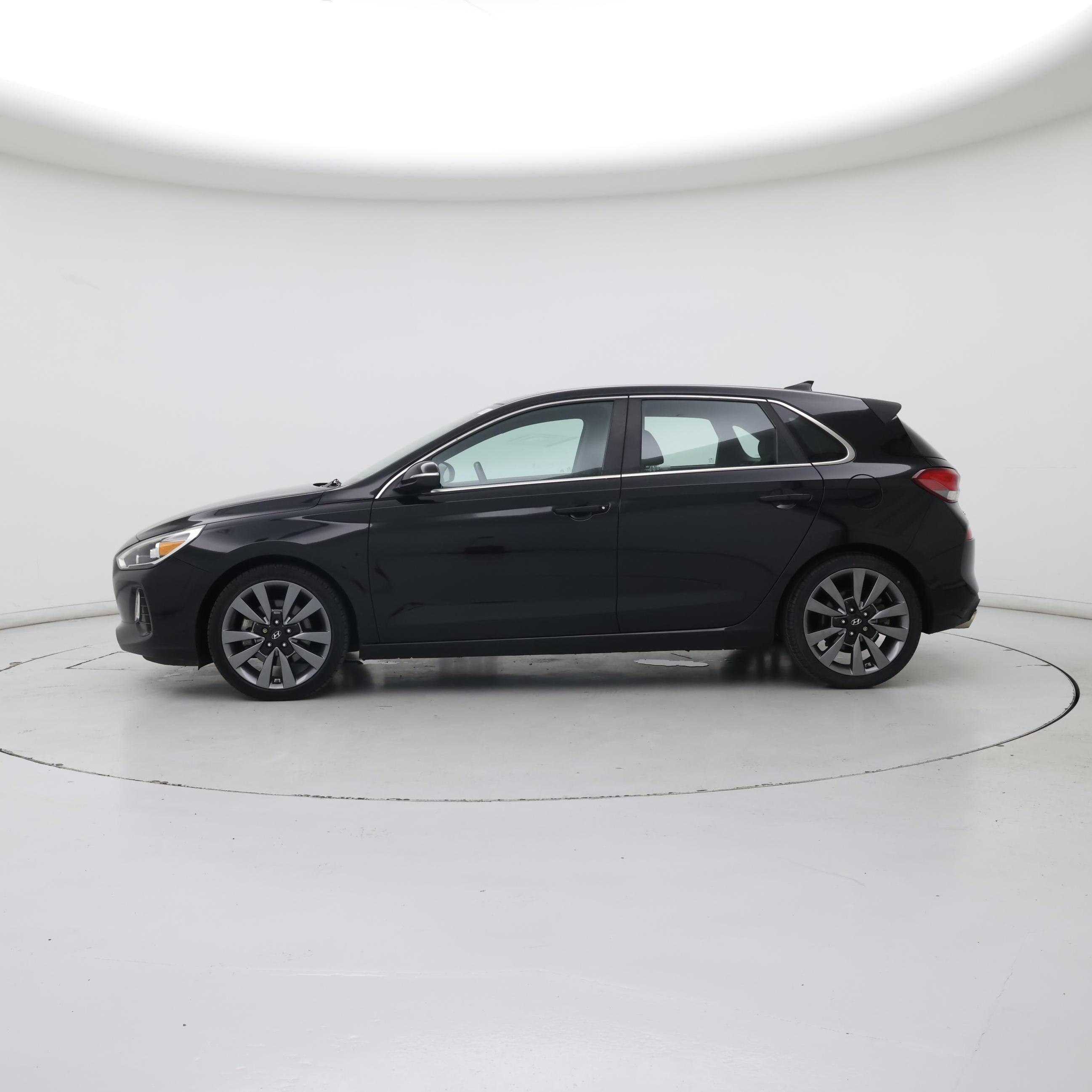 Thumbnail: 2018 Hyundai Elantra - 3