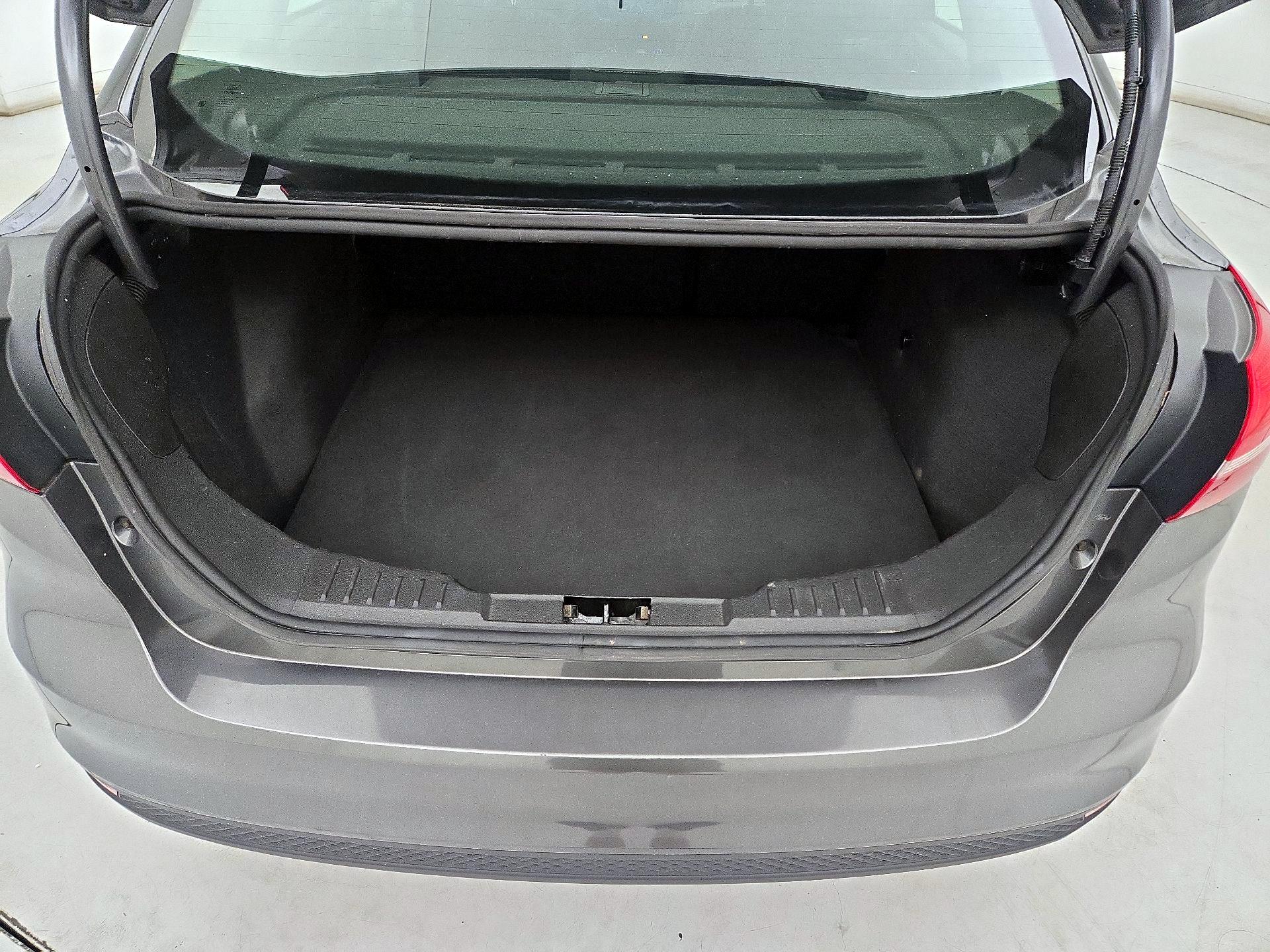 Thumbnail: 2017 Ford Focus - 20