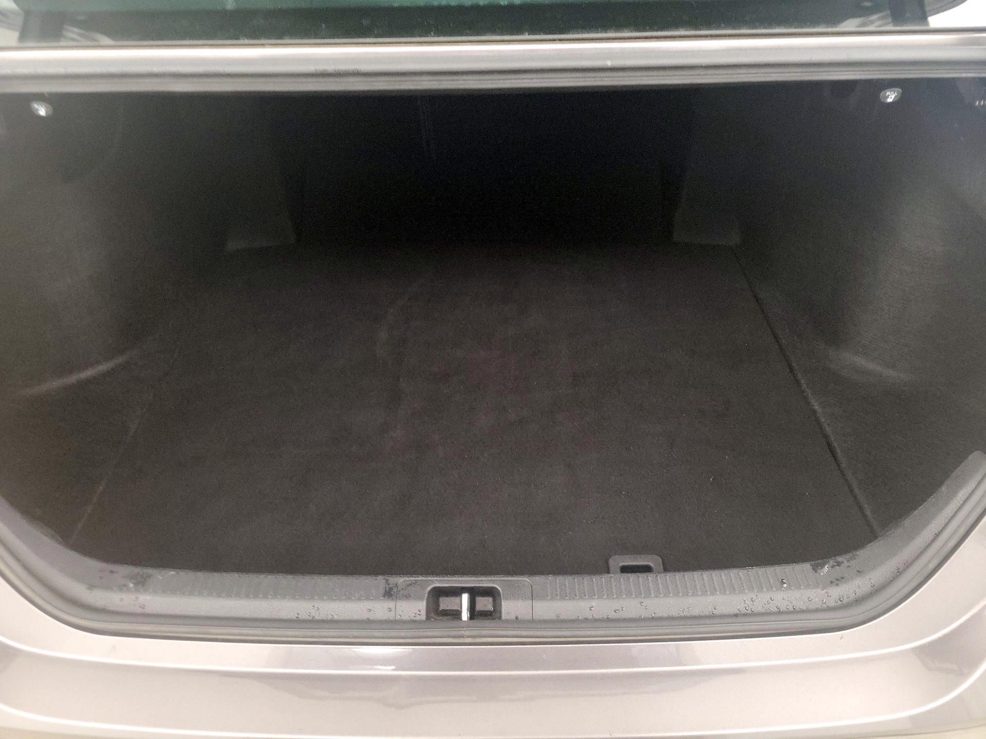 Thumbnail: 2019 Toyota Camry - 20
