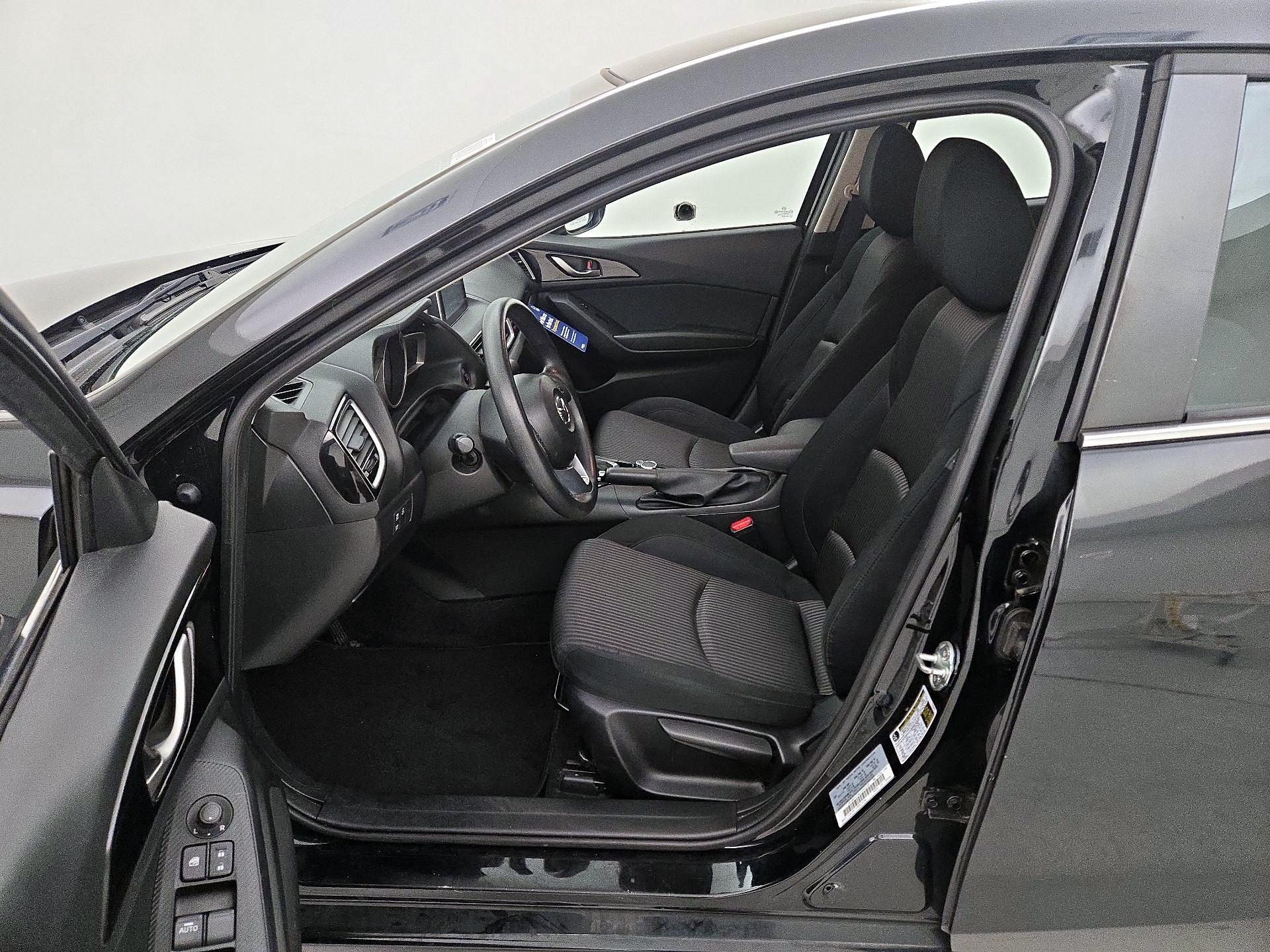 Thumbnail: 2016 Mazda Mazda3 - 11