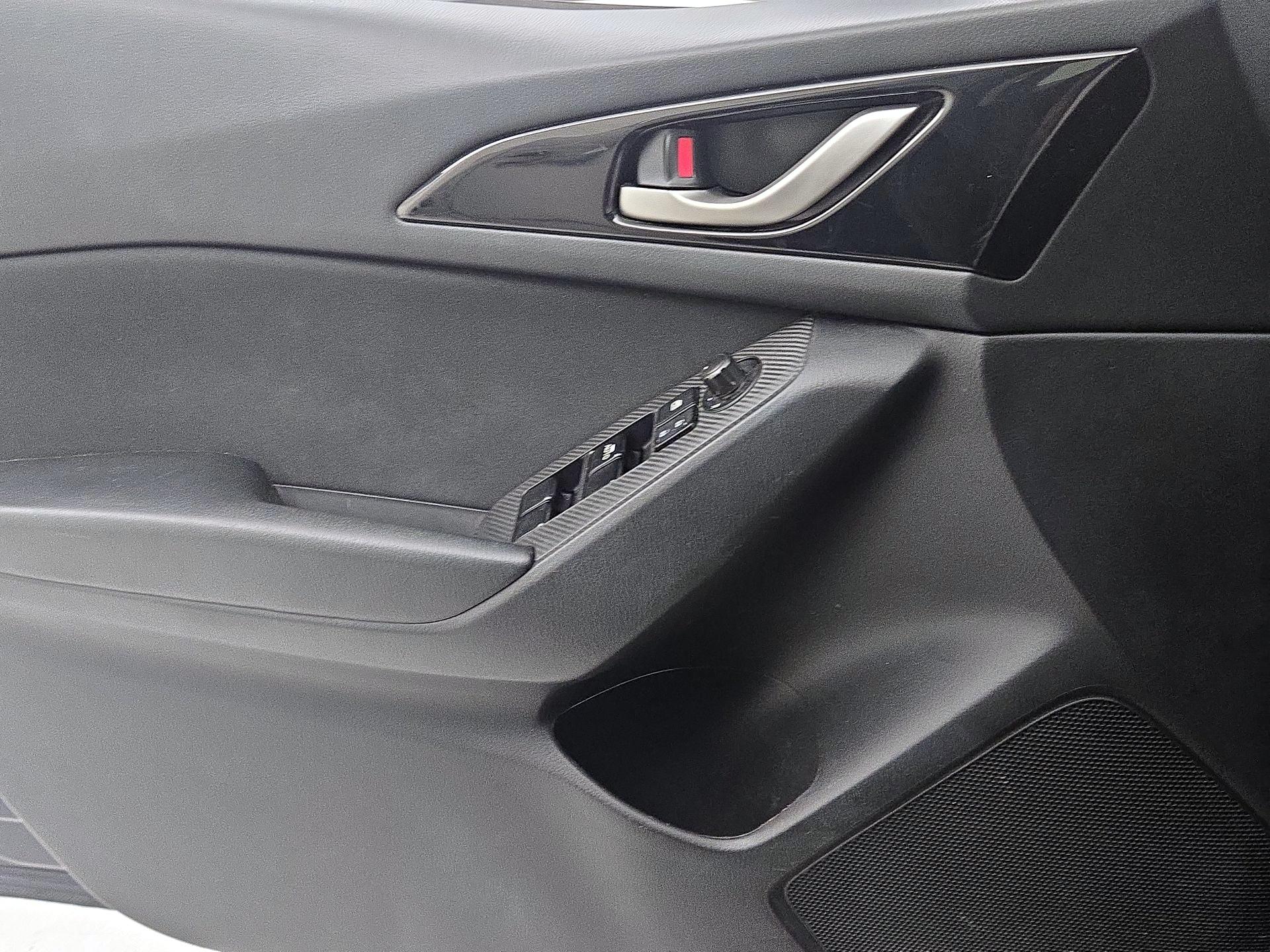 Thumbnail: 2016 Mazda Mazda3 - 12