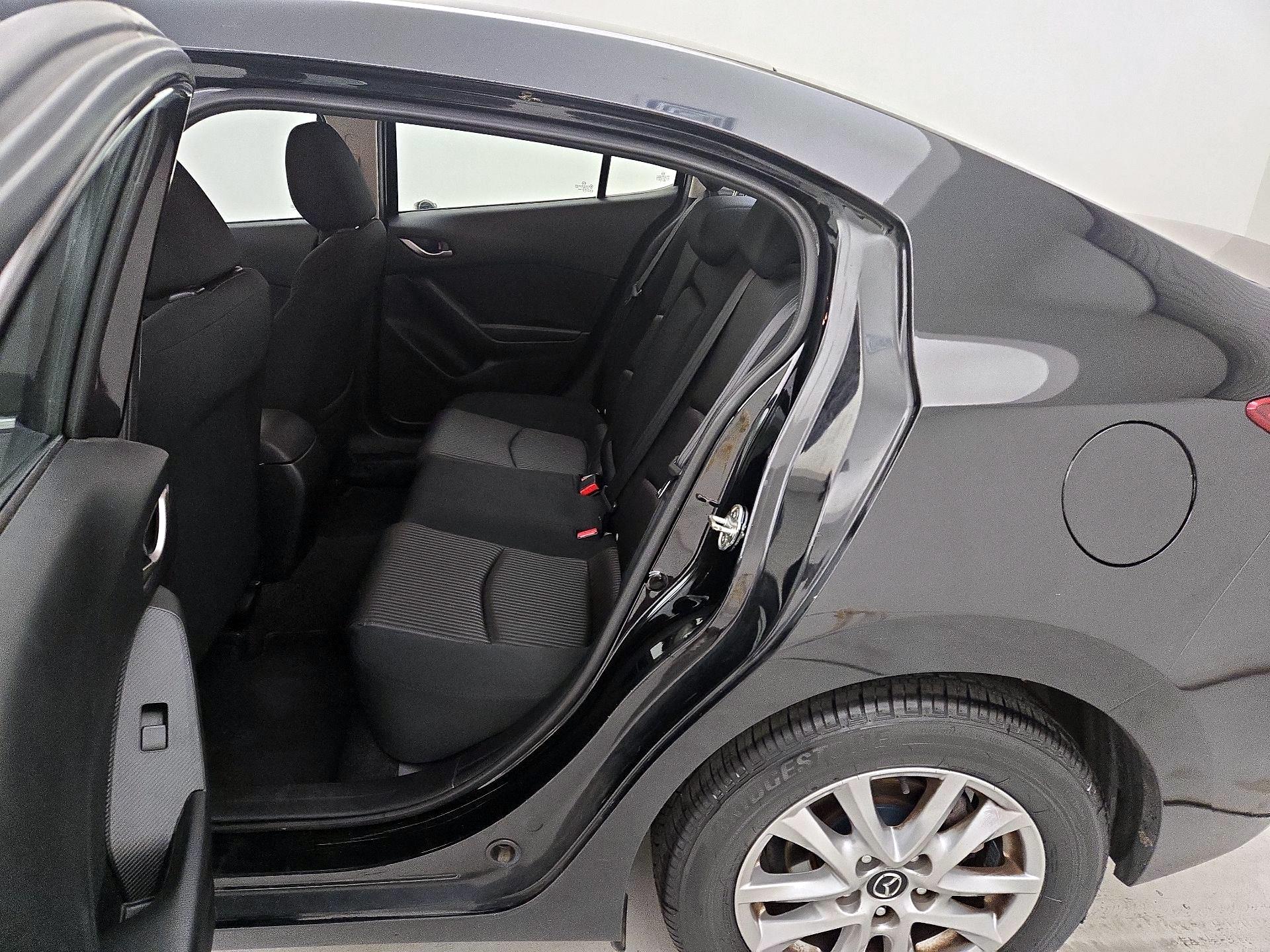 Thumbnail: 2016 Mazda Mazda3 - 17