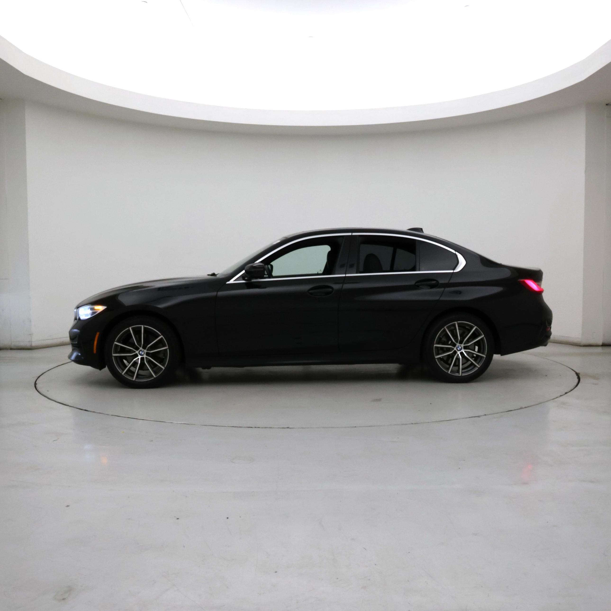 Thumbnail: 2020 BMW 3 Series - 3
