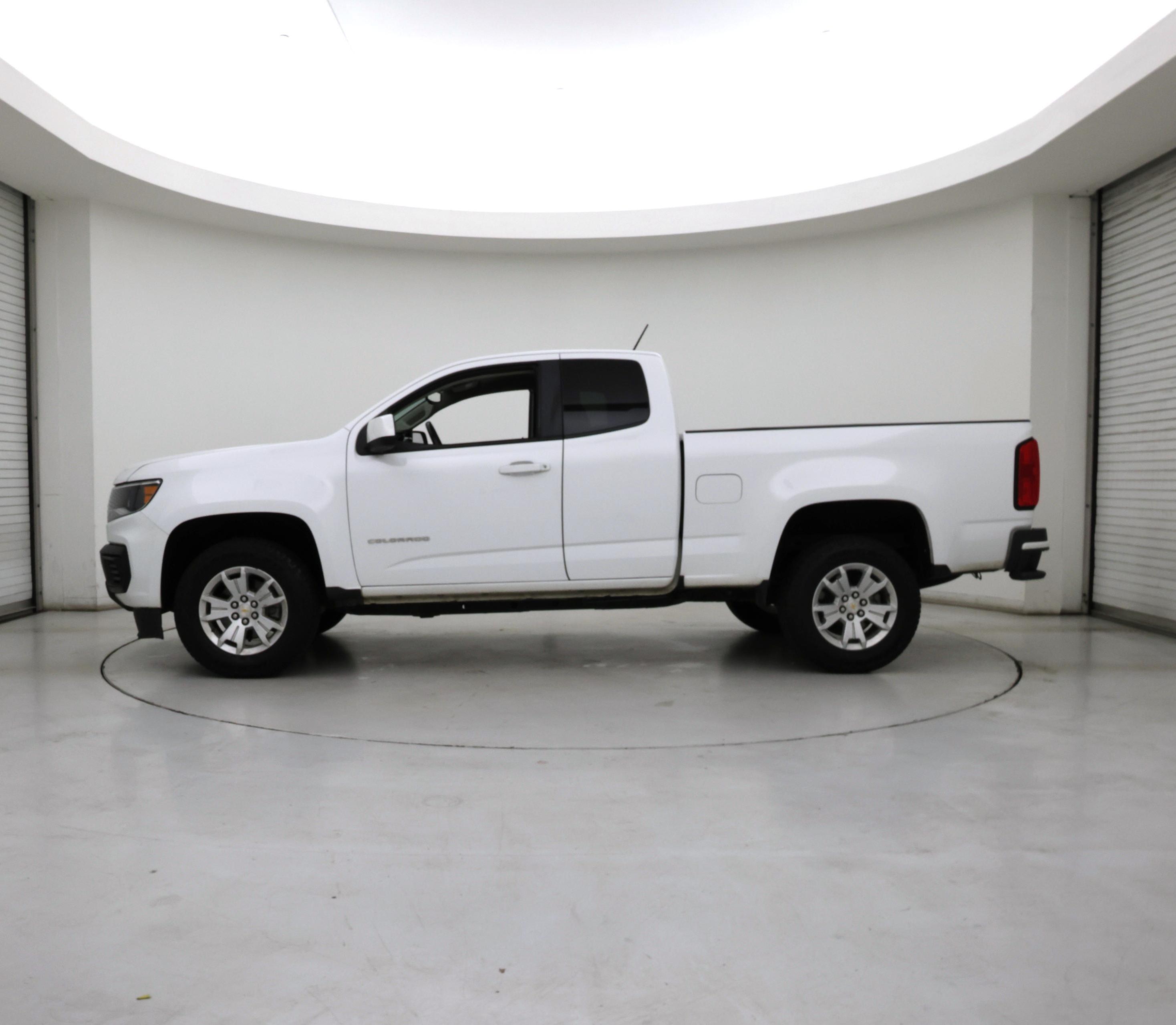 Thumbnail: 2021 Chevrolet Colorado - 3