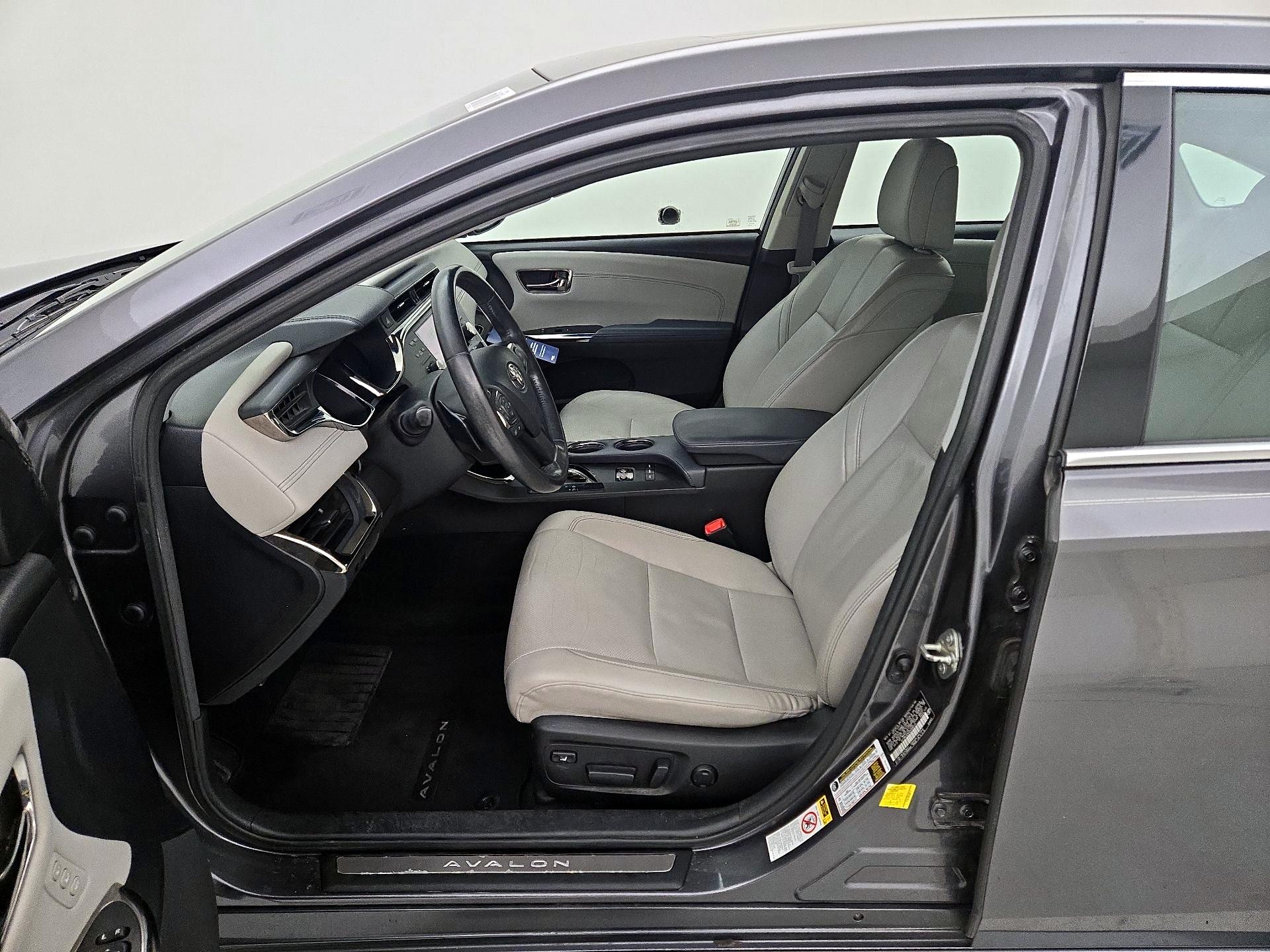 Thumbnail: 2013 Toyota Avalon - 11
