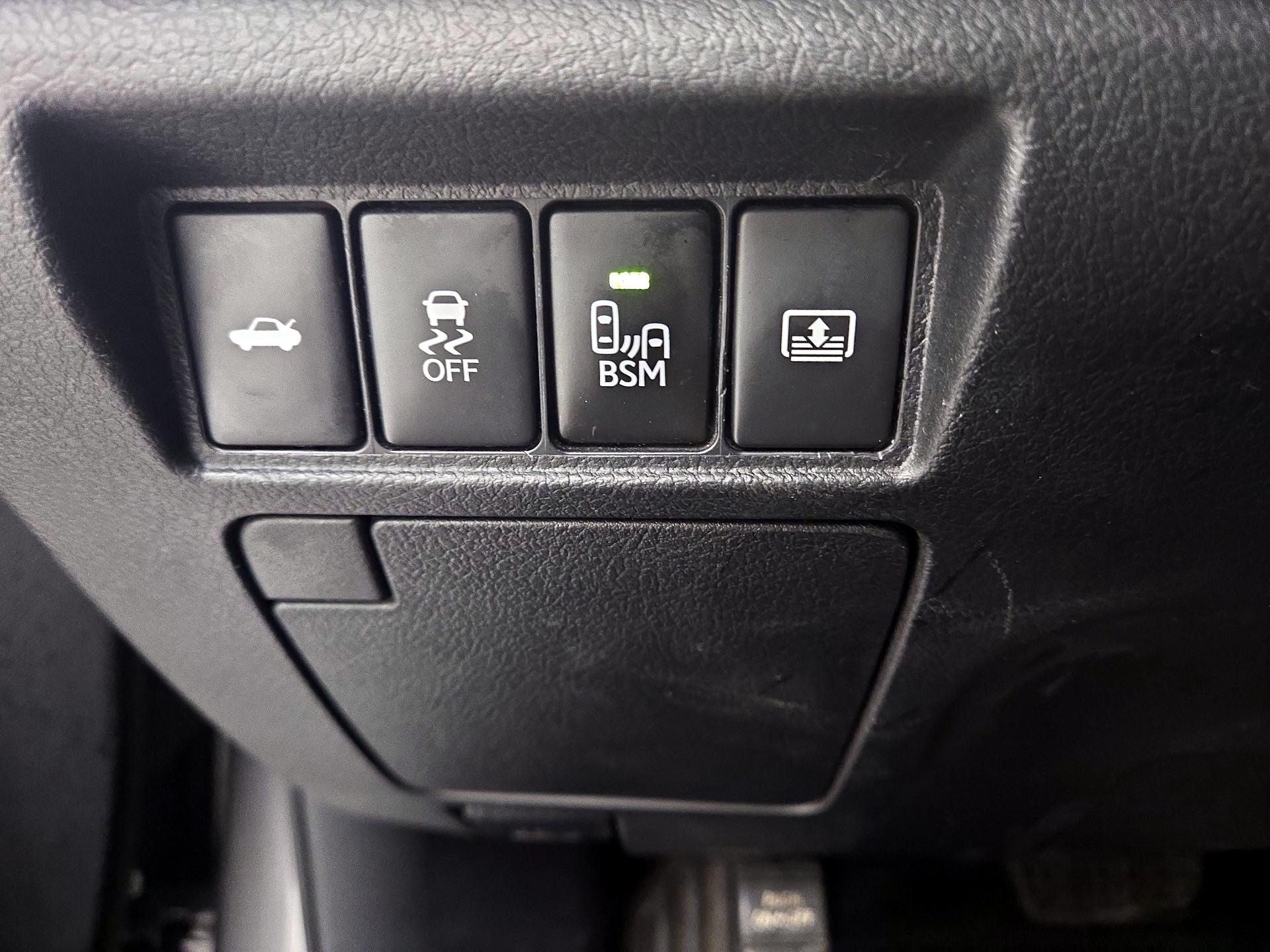 Thumbnail: 2013 Toyota Avalon - 13