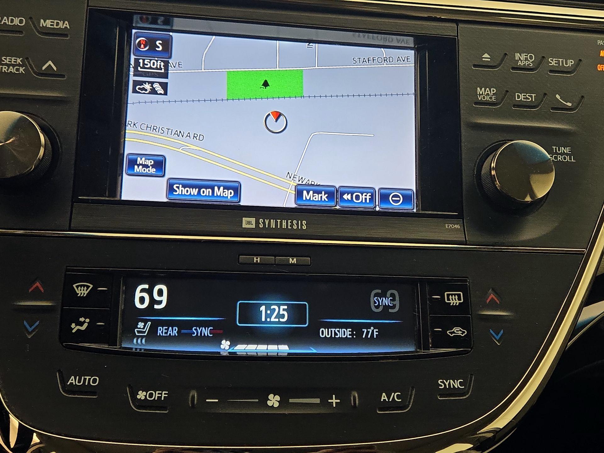 Thumbnail: 2013 Toyota Avalon - 16