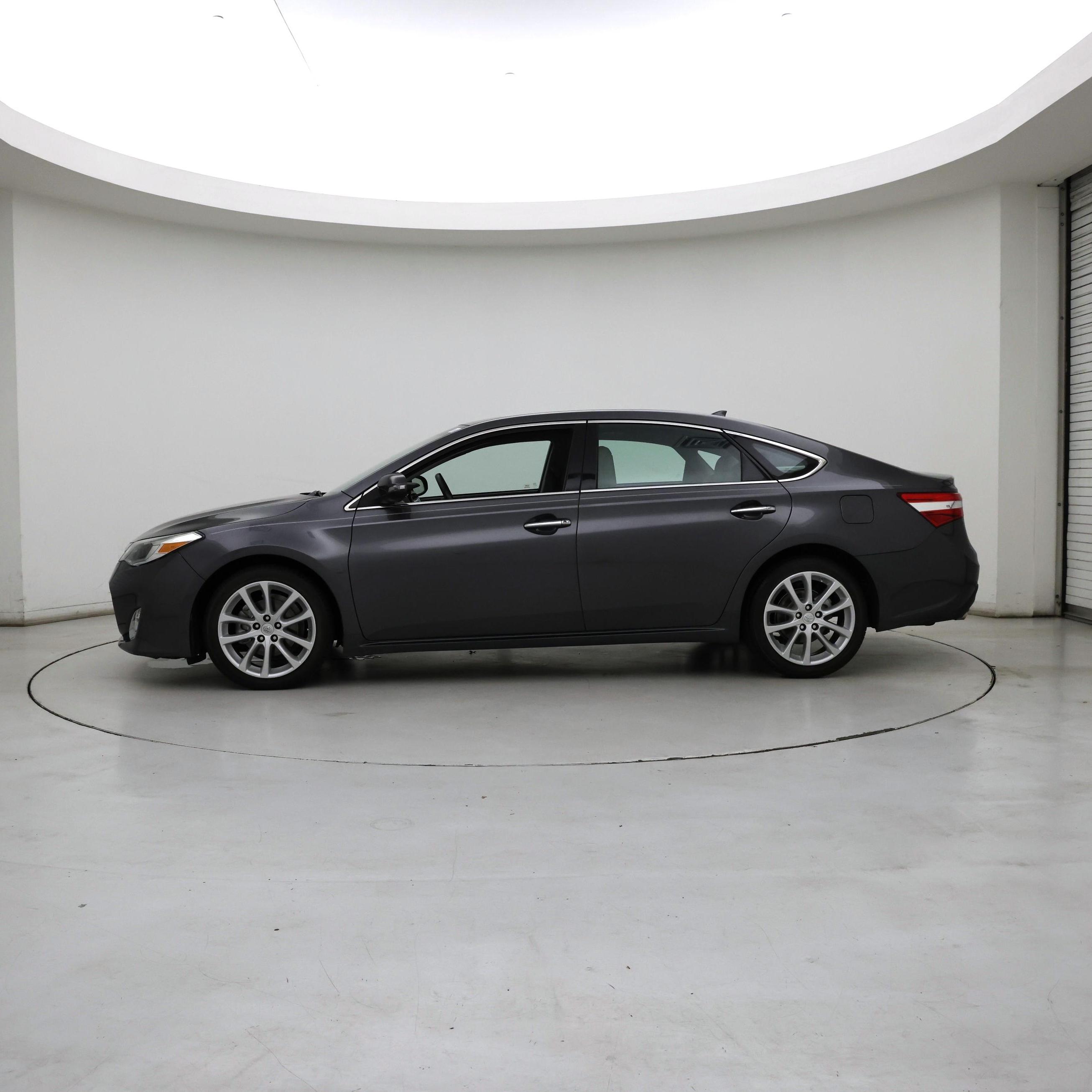 Thumbnail: 2013 Toyota Avalon - 3