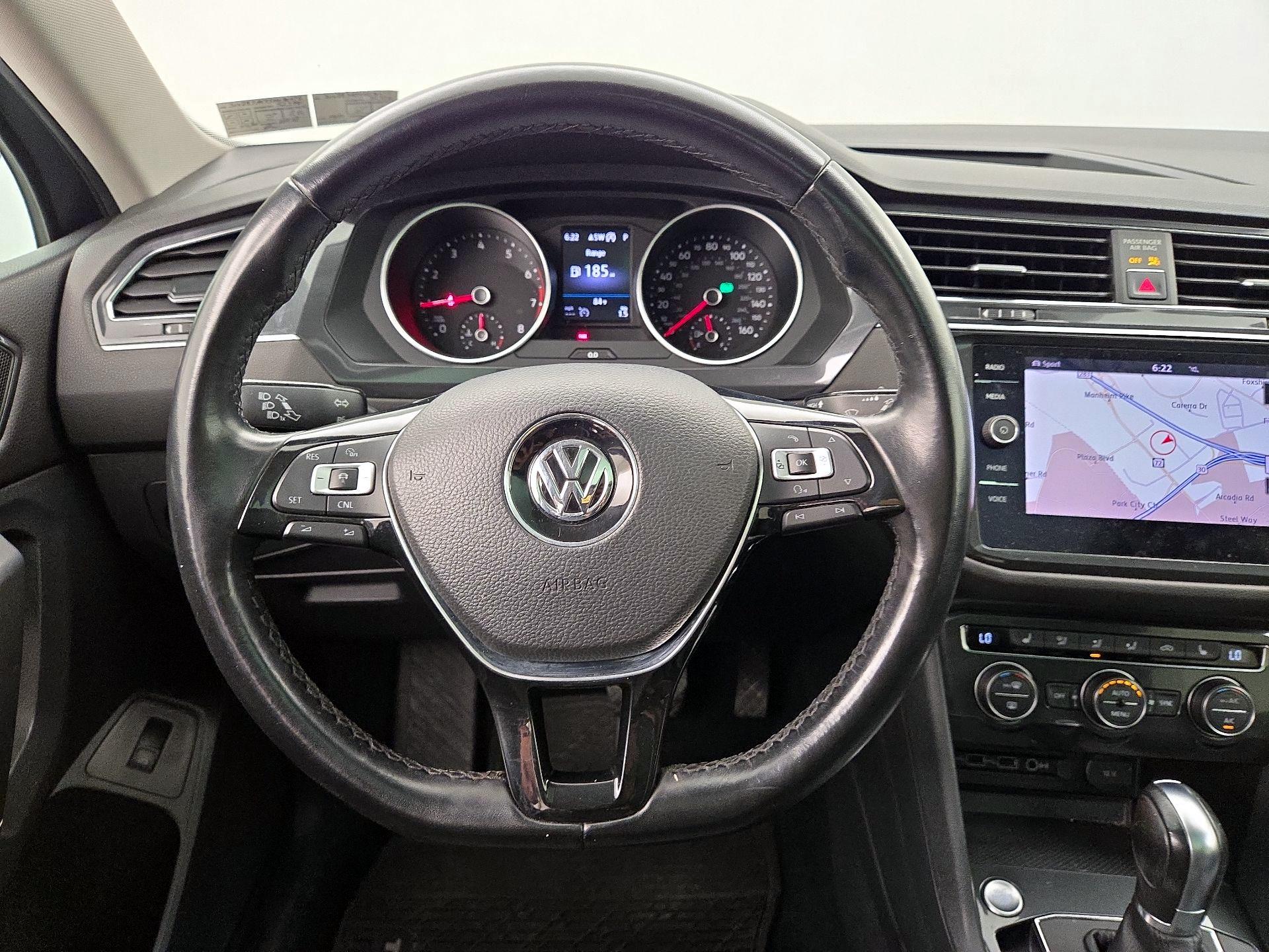 Thumbnail: 2018 Volkswagen Tiguan - 10