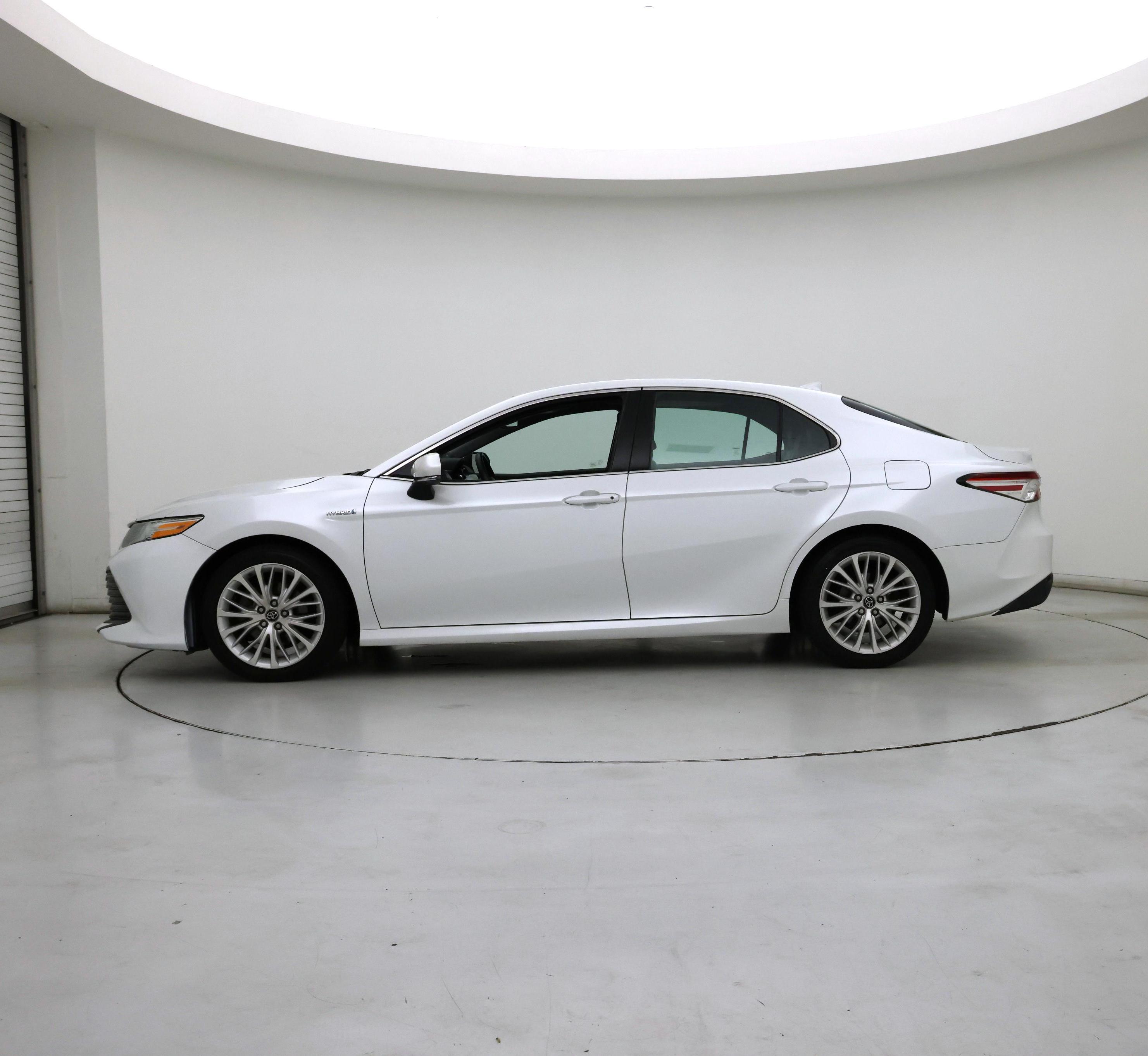 Thumbnail: 2018 Toyota Camry - 3