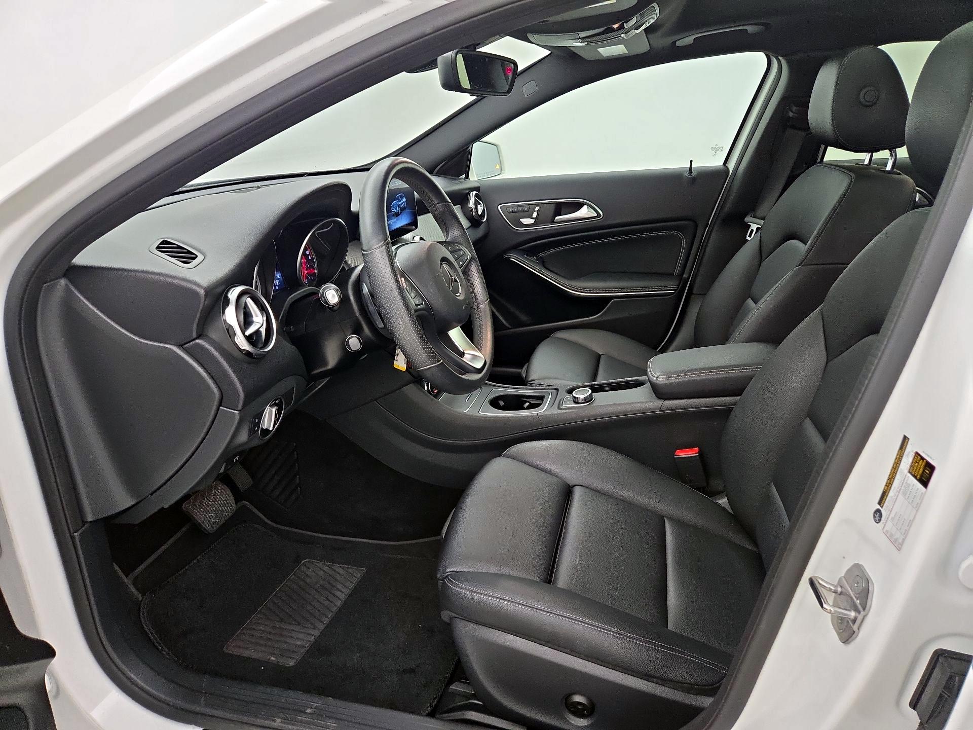 Thumbnail: 2019 Mercedes-Benz GLA - 11