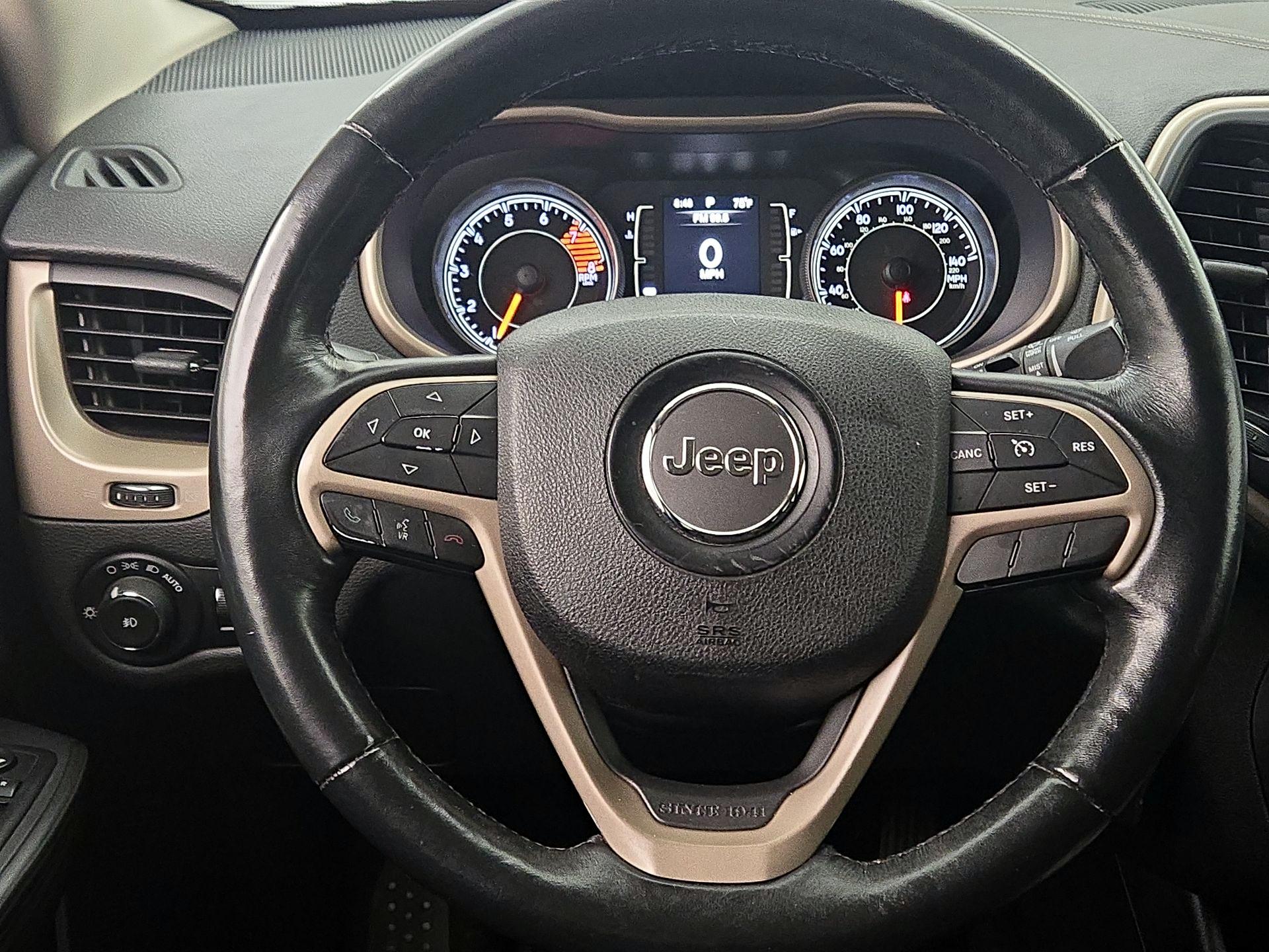 Thumbnail: 2016 Jeep Cherokee - 10