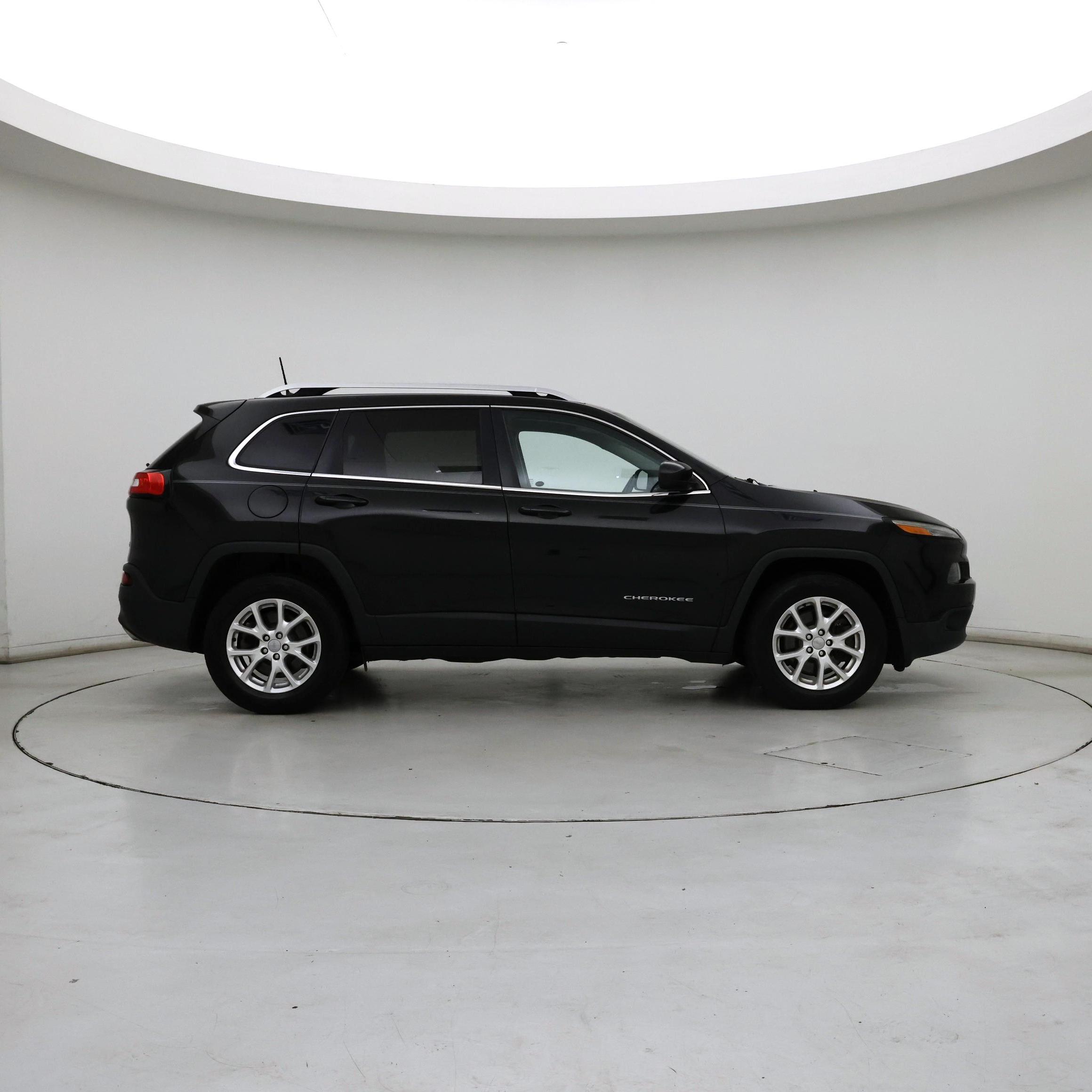 Thumbnail: 2016 Jeep Cherokee - 7