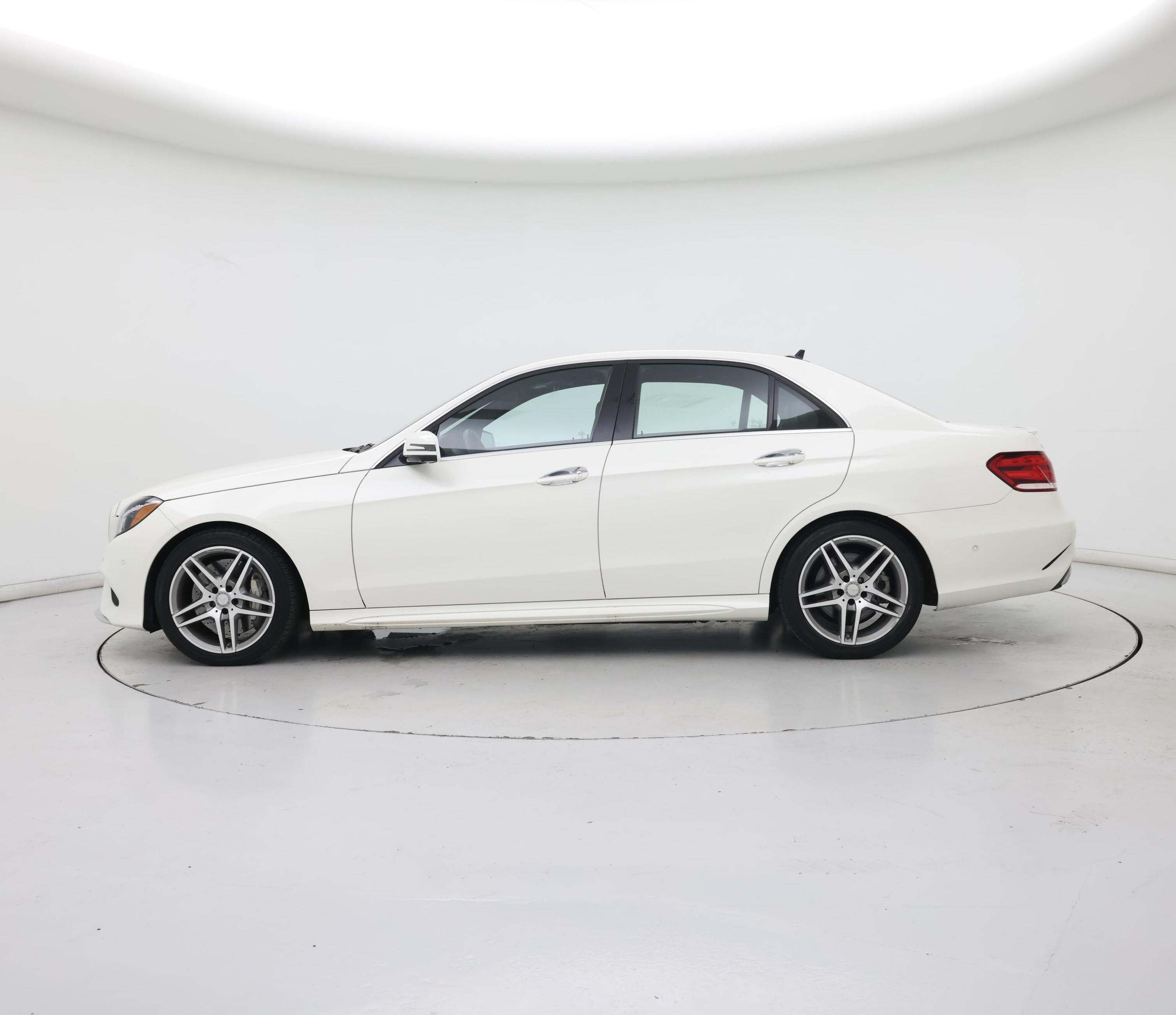 Thumbnail: 2014 Mercedes-Benz E-Class - 3