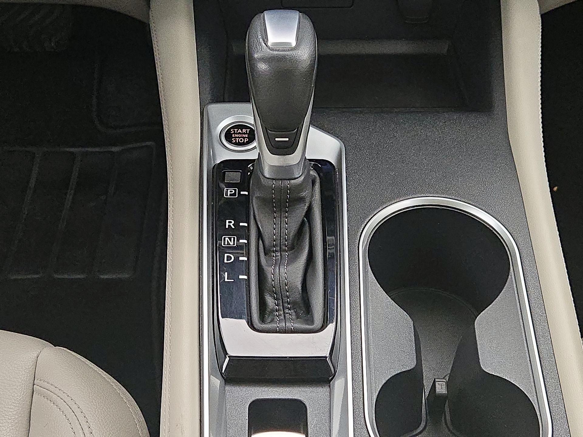 Thumbnail: 2019 Nissan Altima - 18