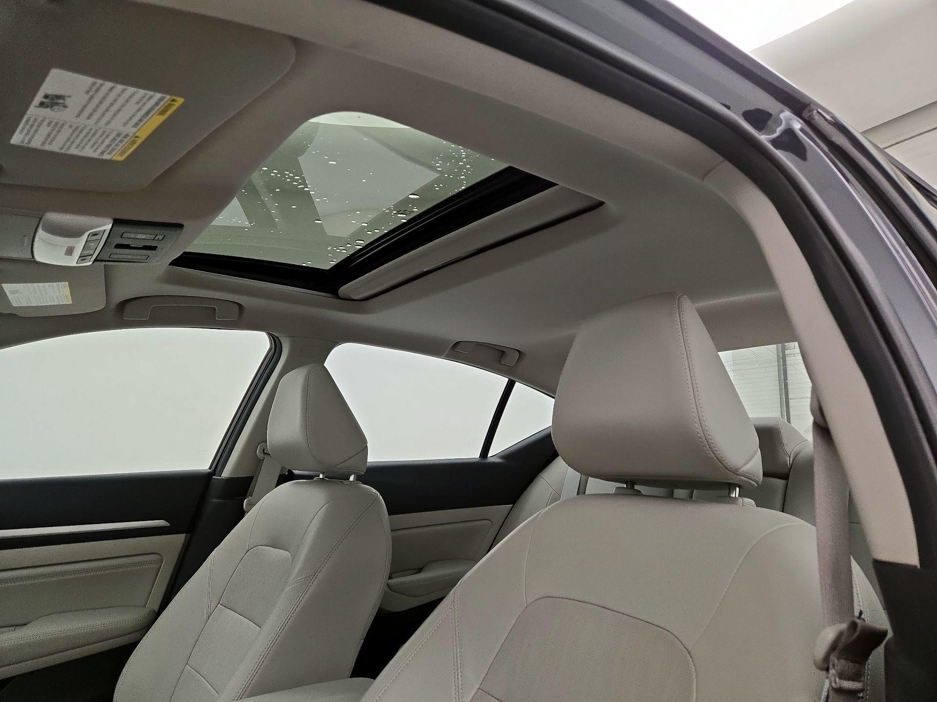 Thumbnail: 2019 Nissan Altima - 20
