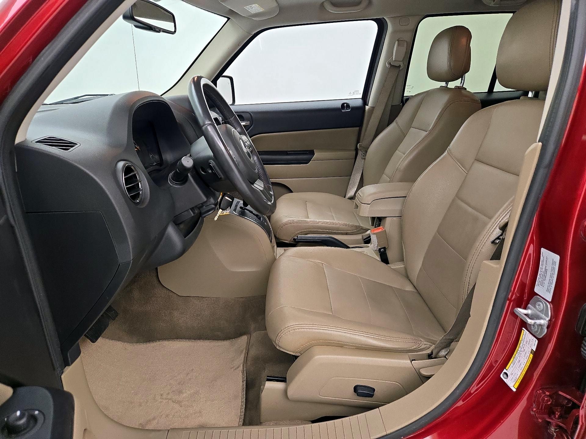 Thumbnail: 2016 Jeep Patriot - 11