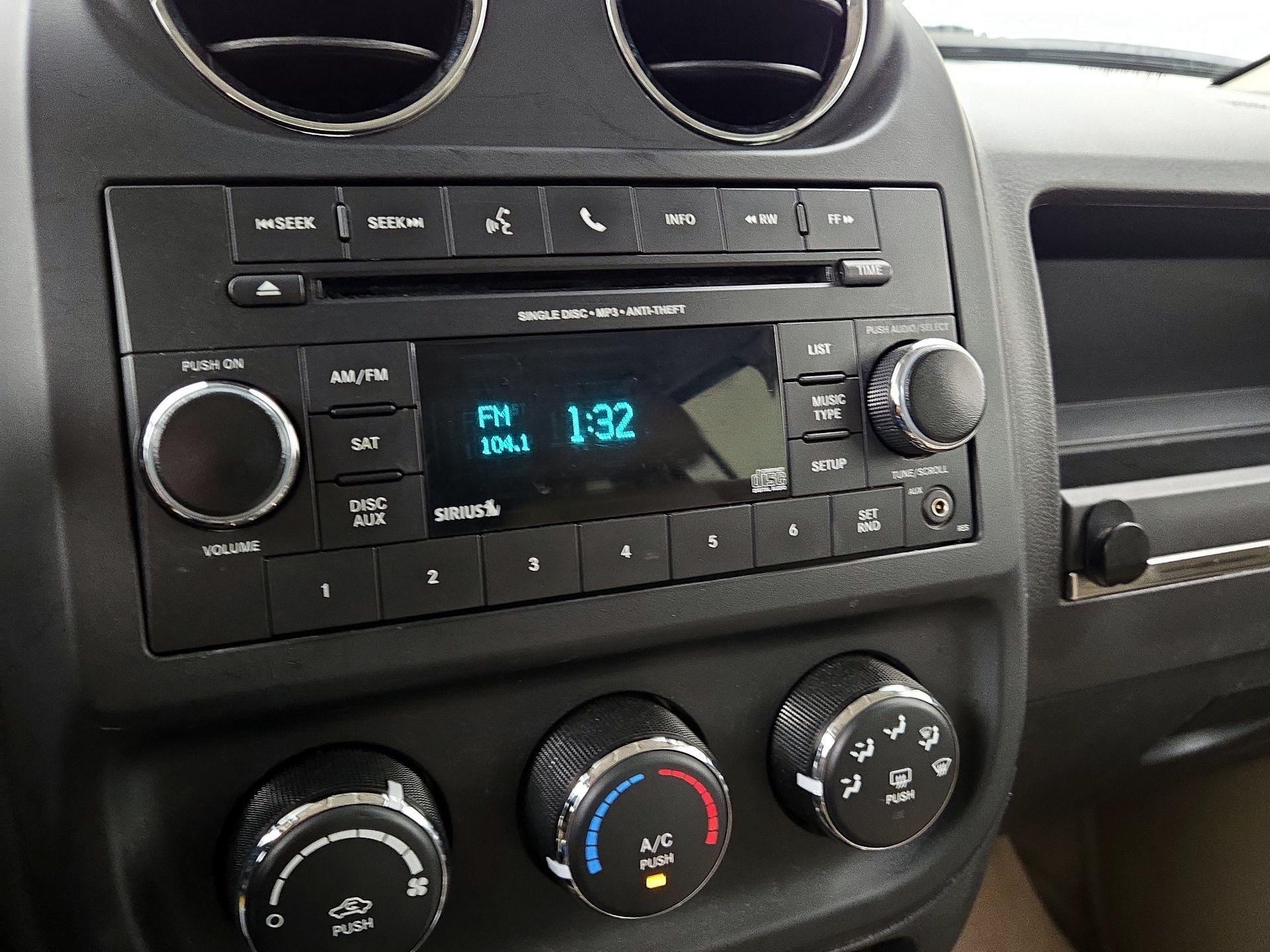Thumbnail: 2016 Jeep Patriot - 13