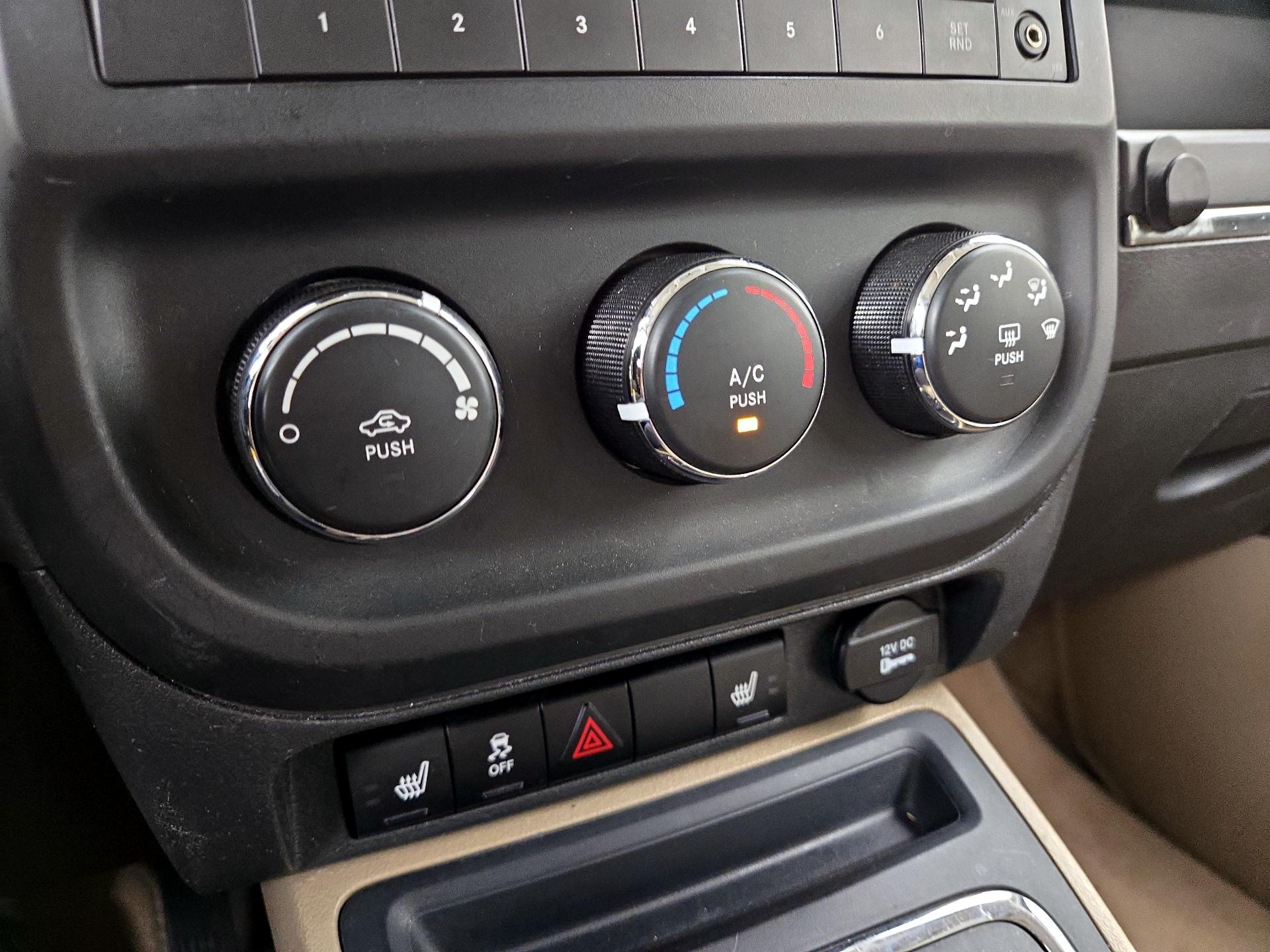 Thumbnail: 2016 Jeep Patriot - 14