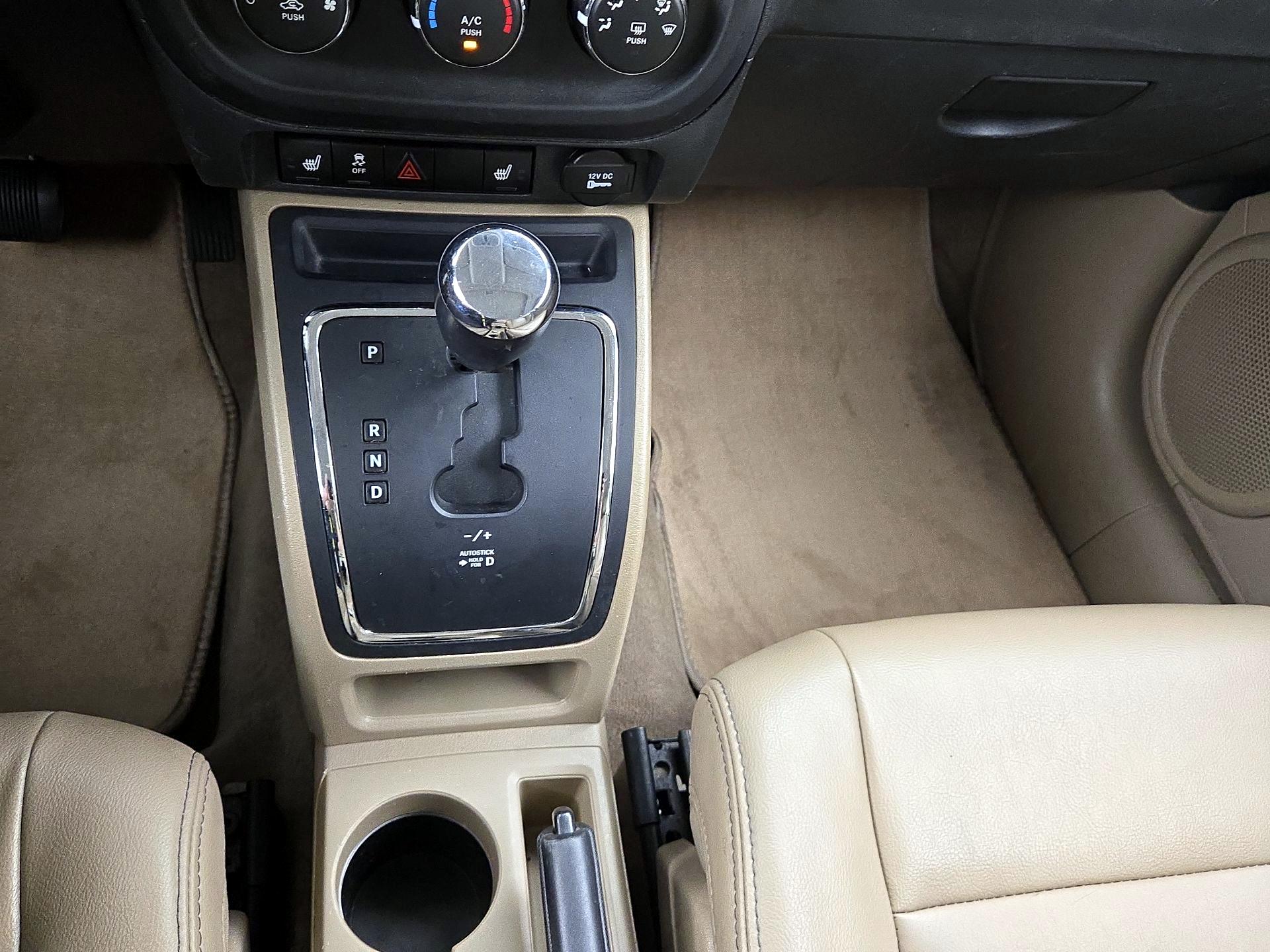 Thumbnail: 2016 Jeep Patriot - 15