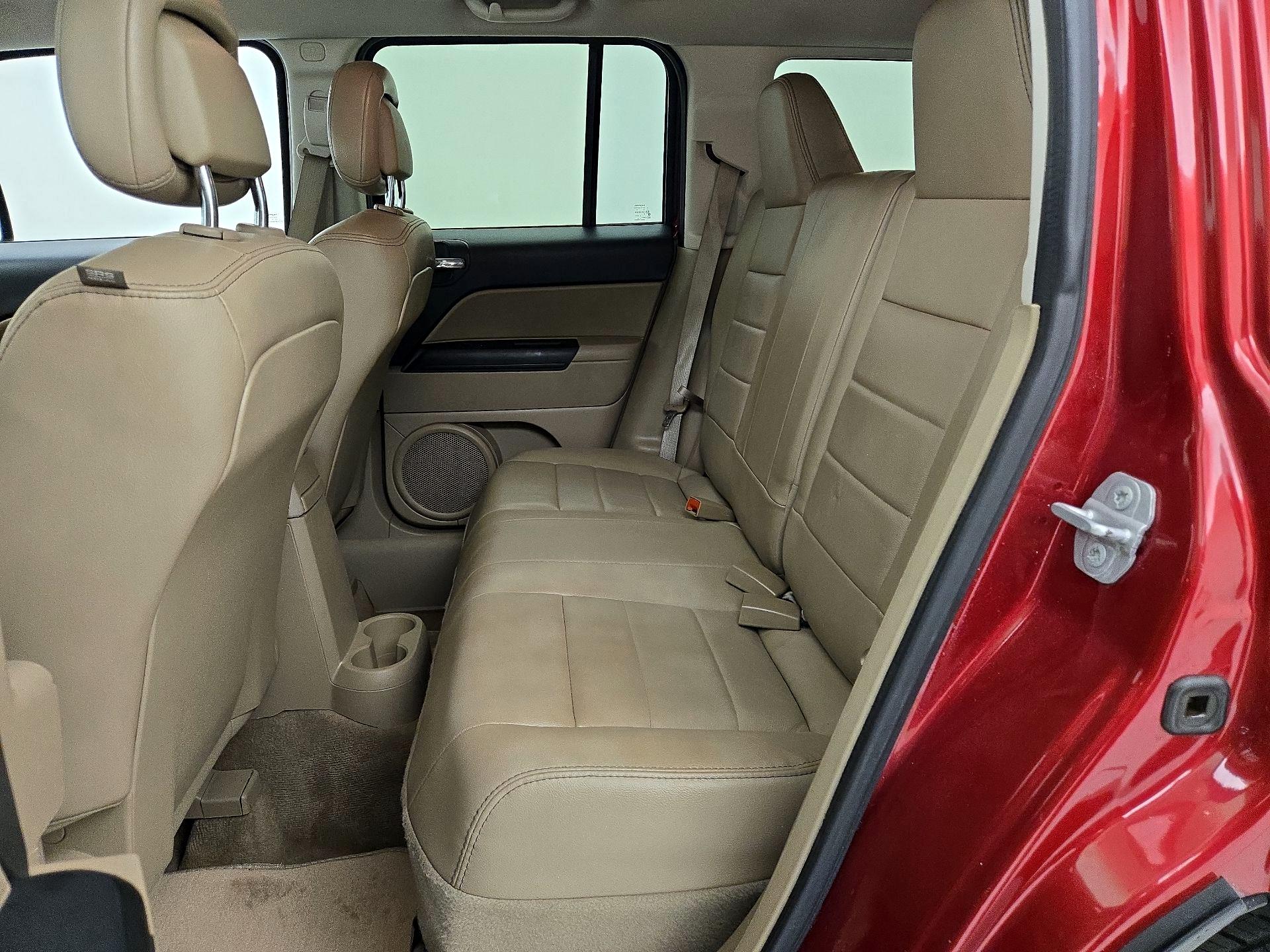 Thumbnail: 2016 Jeep Patriot - 17
