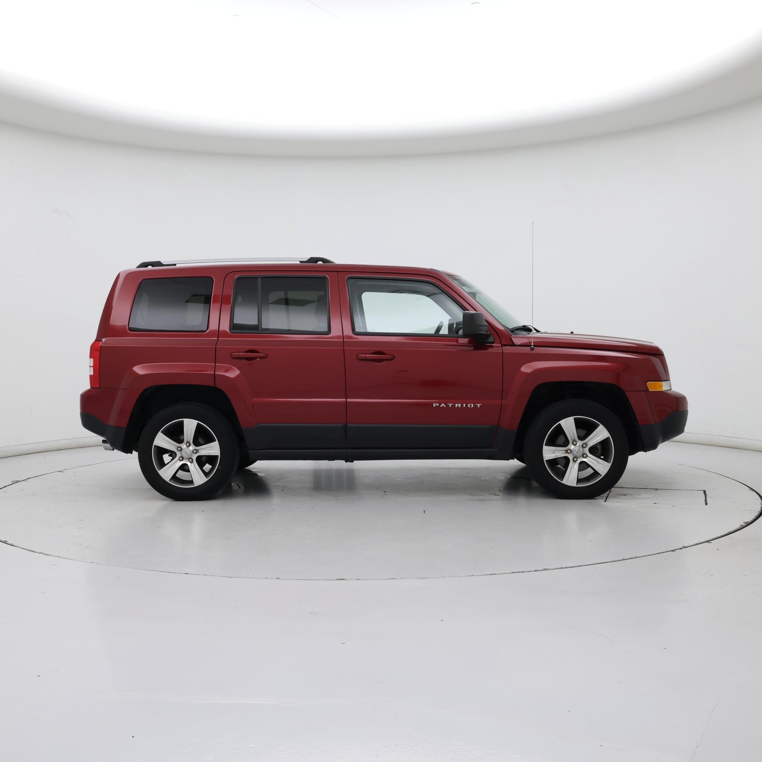 Thumbnail: 2016 Jeep Patriot - 7