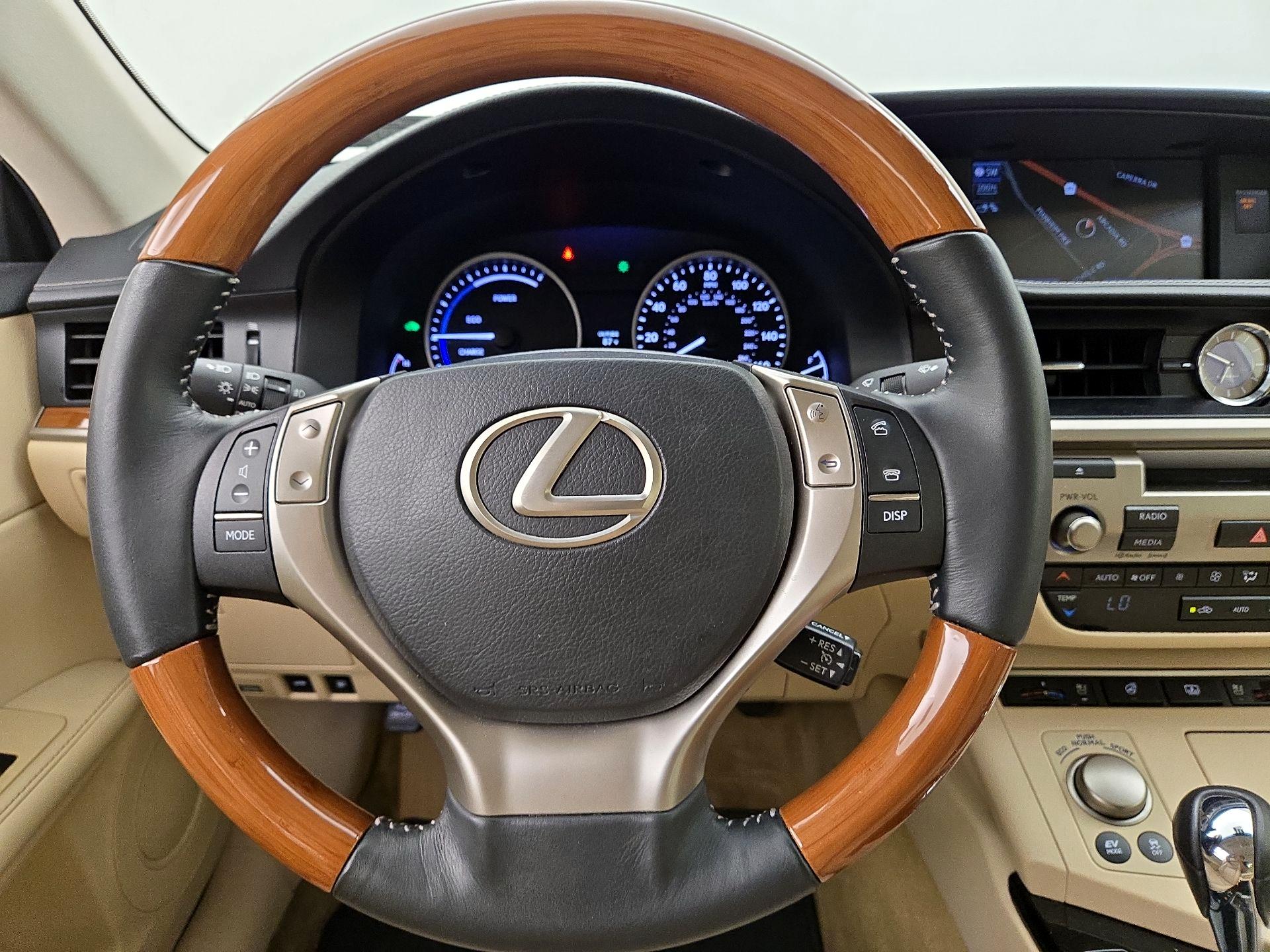 Thumbnail: 2013 Lexus ES - 10
