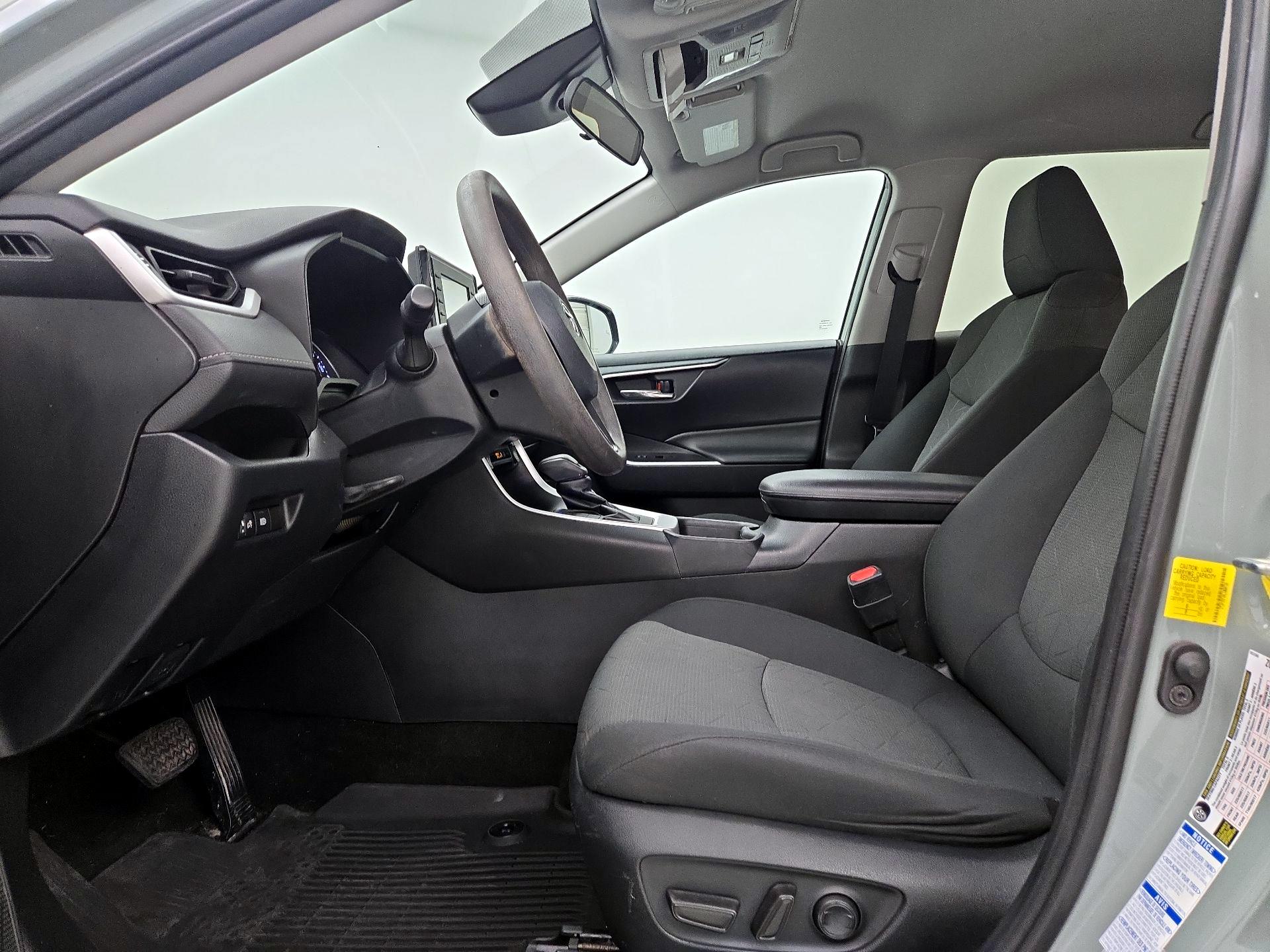 Thumbnail: 2020 Toyota RAV4 - 11