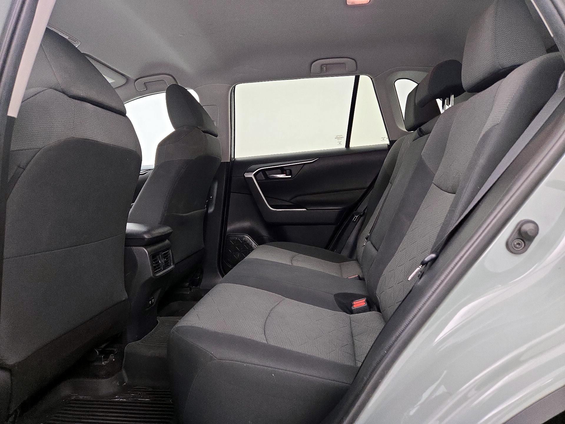 Thumbnail: 2020 Toyota RAV4 - 18