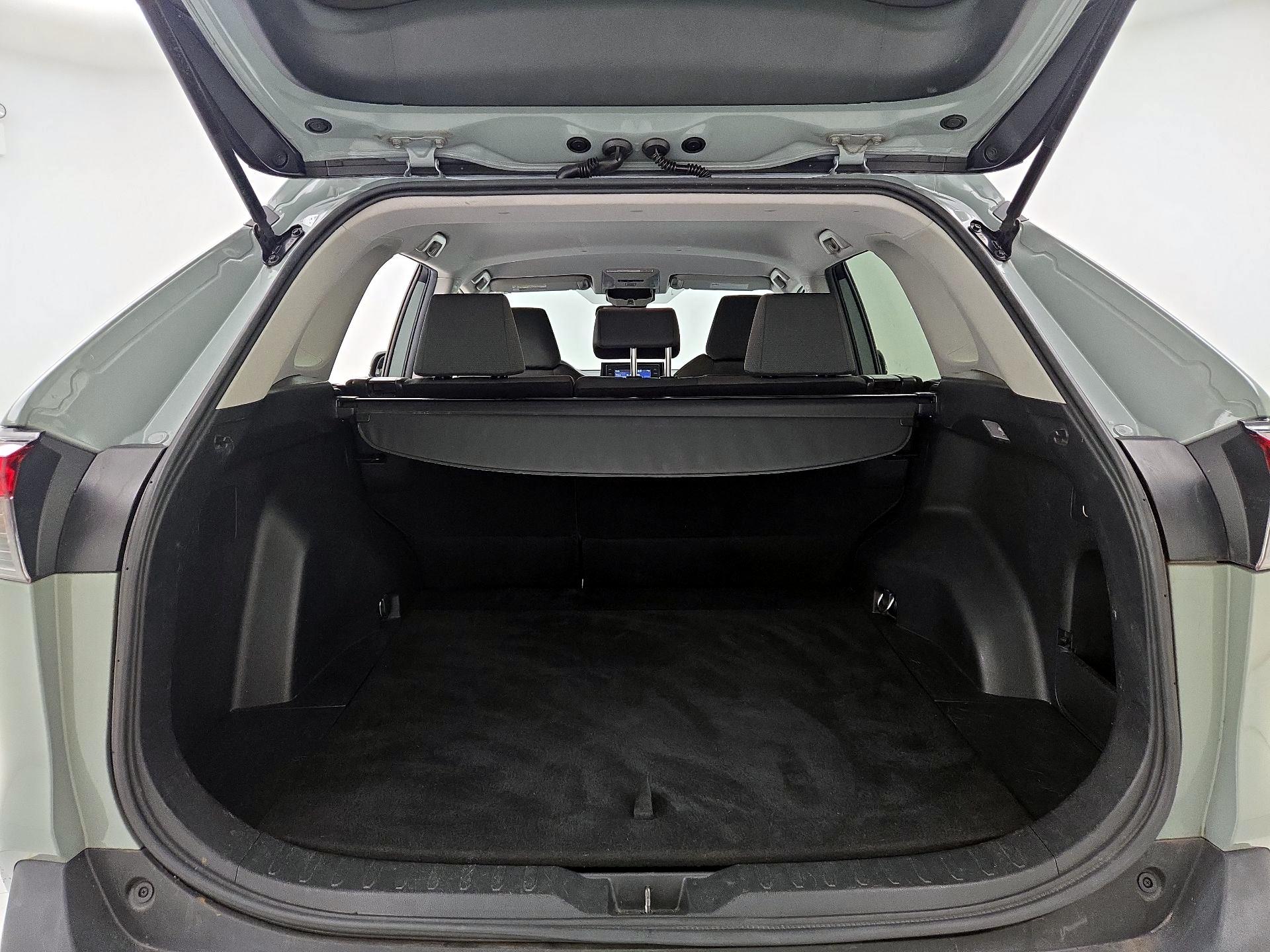 Thumbnail: 2020 Toyota RAV4 - 19