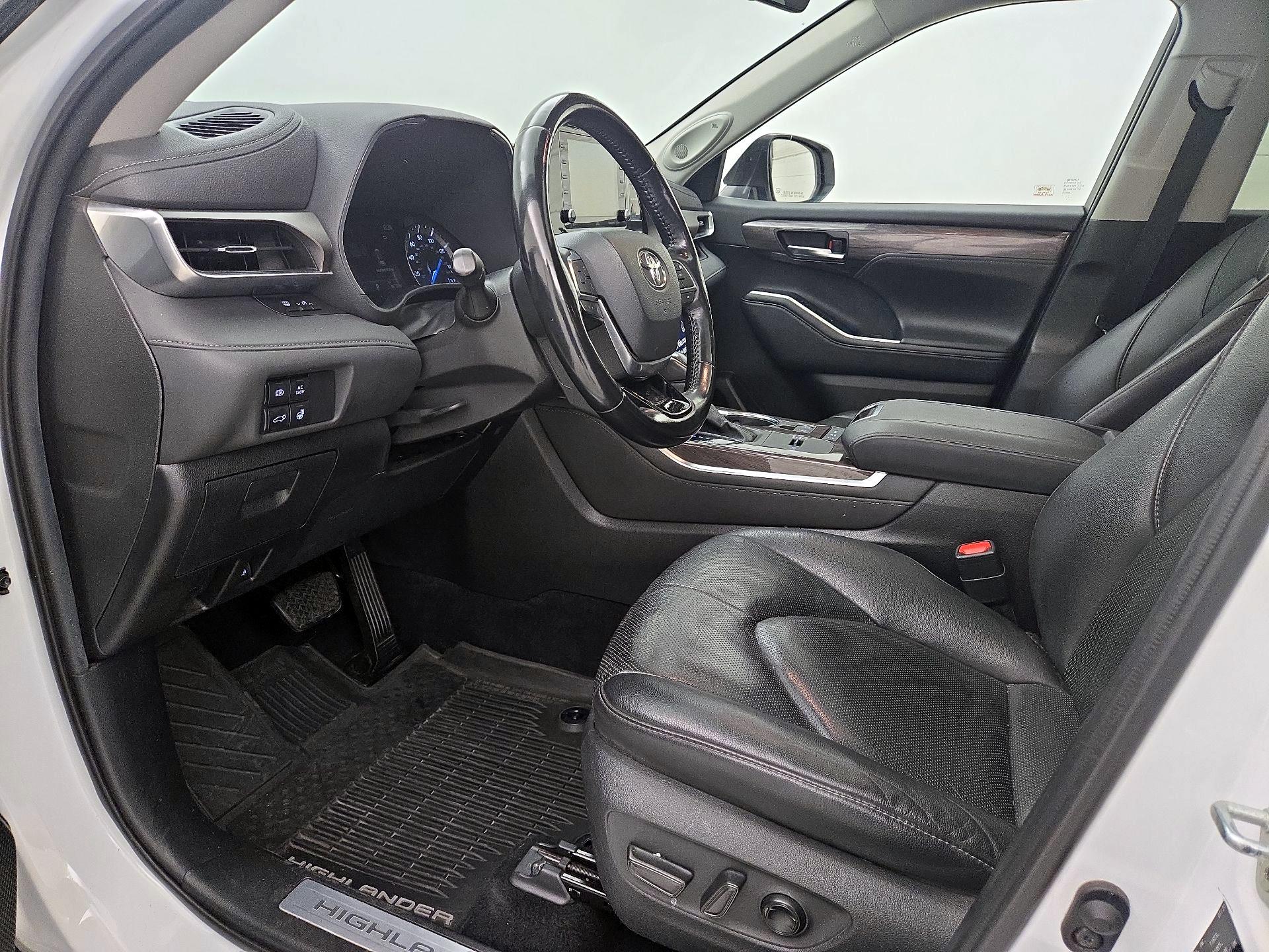 Thumbnail: 2020 Toyota Highlander - 11
