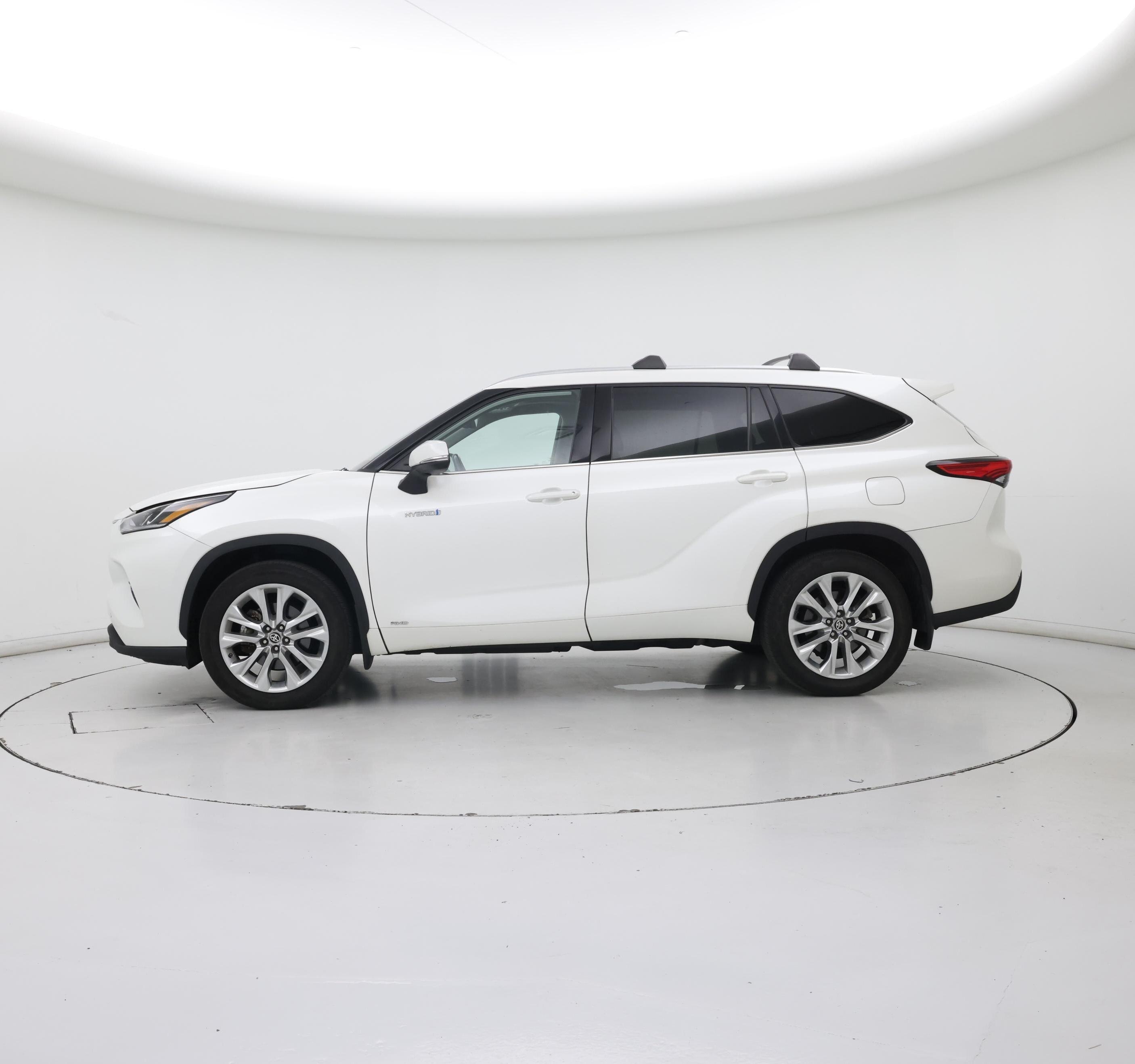 Thumbnail: 2020 Toyota Highlander - 3
