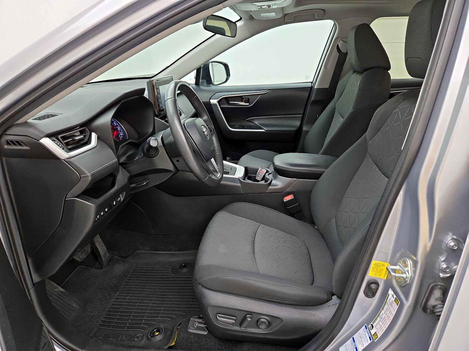 Thumbnail: 2021 Toyota RAV4 - 11