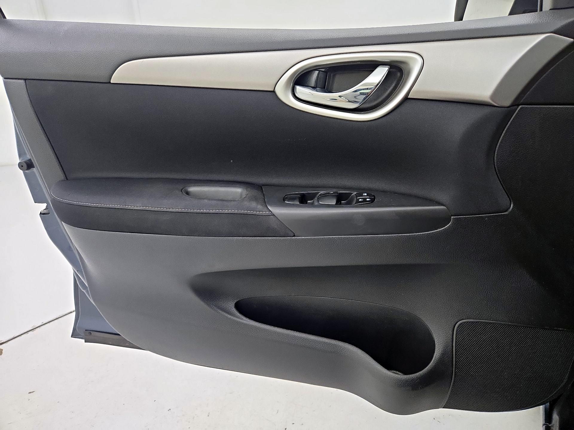 Thumbnail: 2014 Nissan Sentra - 12