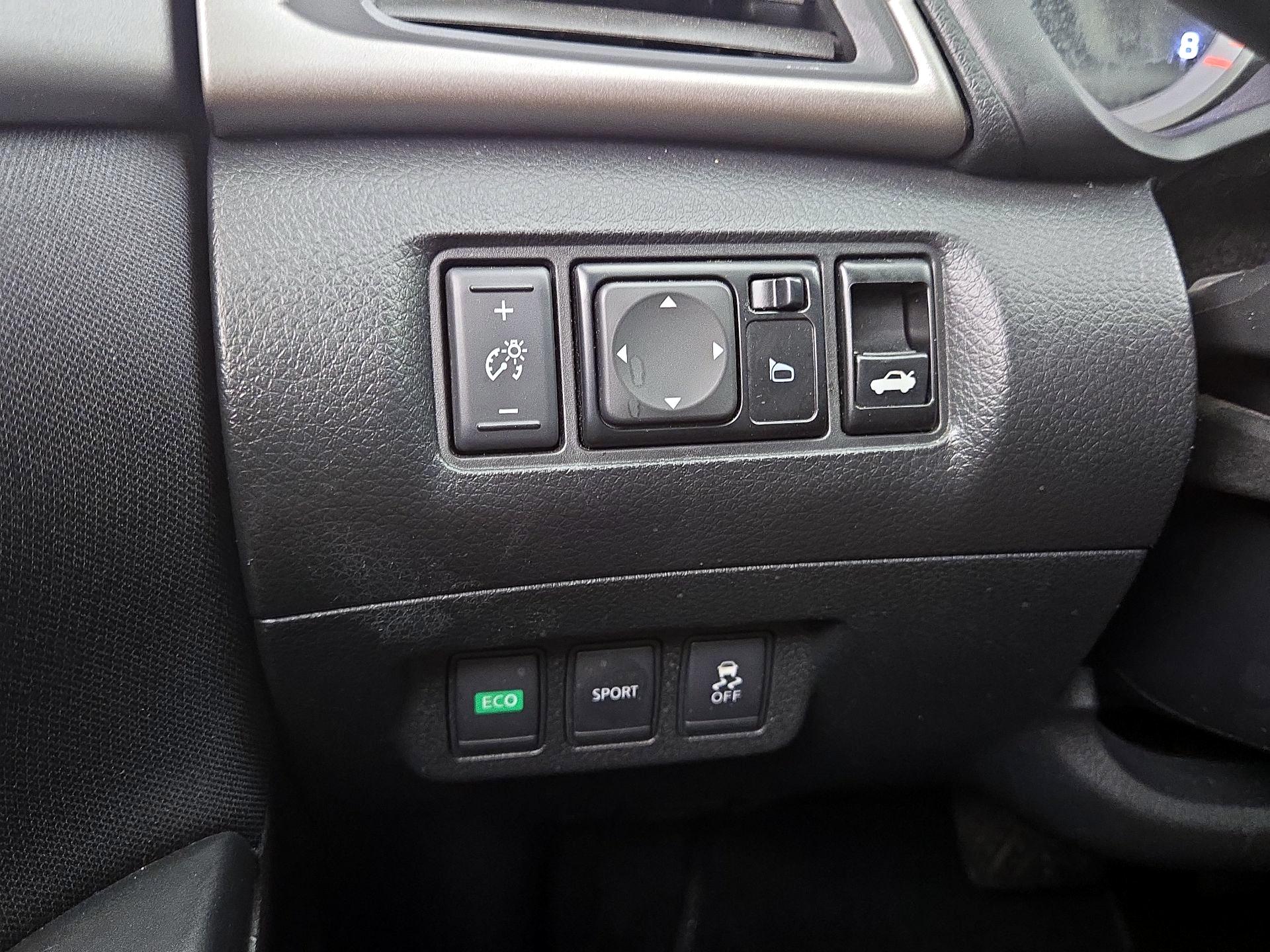 Thumbnail: 2014 Nissan Sentra - 13