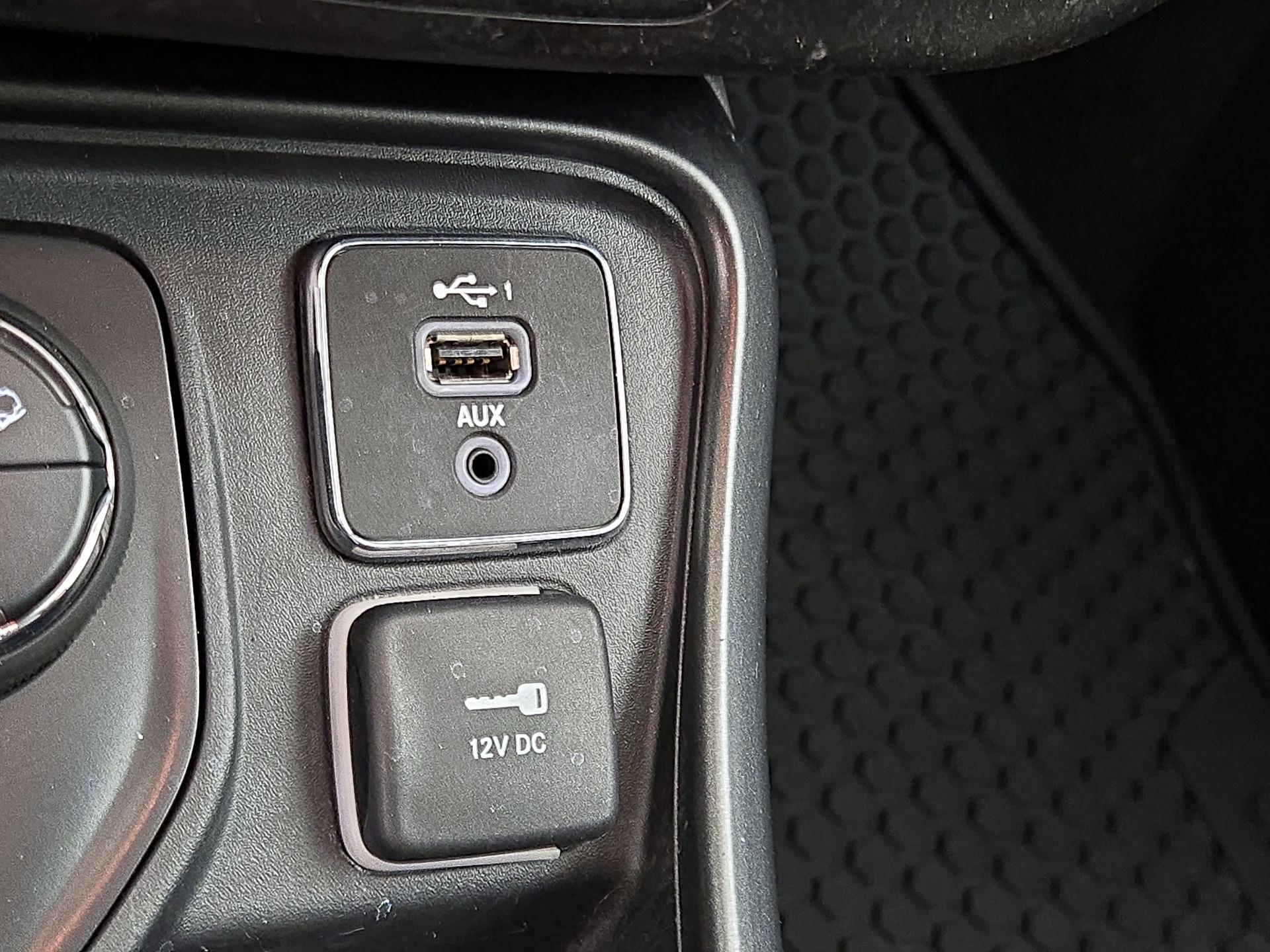 Thumbnail: 2020 Jeep Compass - 18