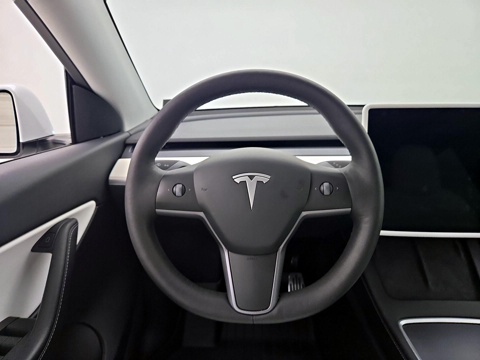 Thumbnail: 2022 Tesla Model Y - 10