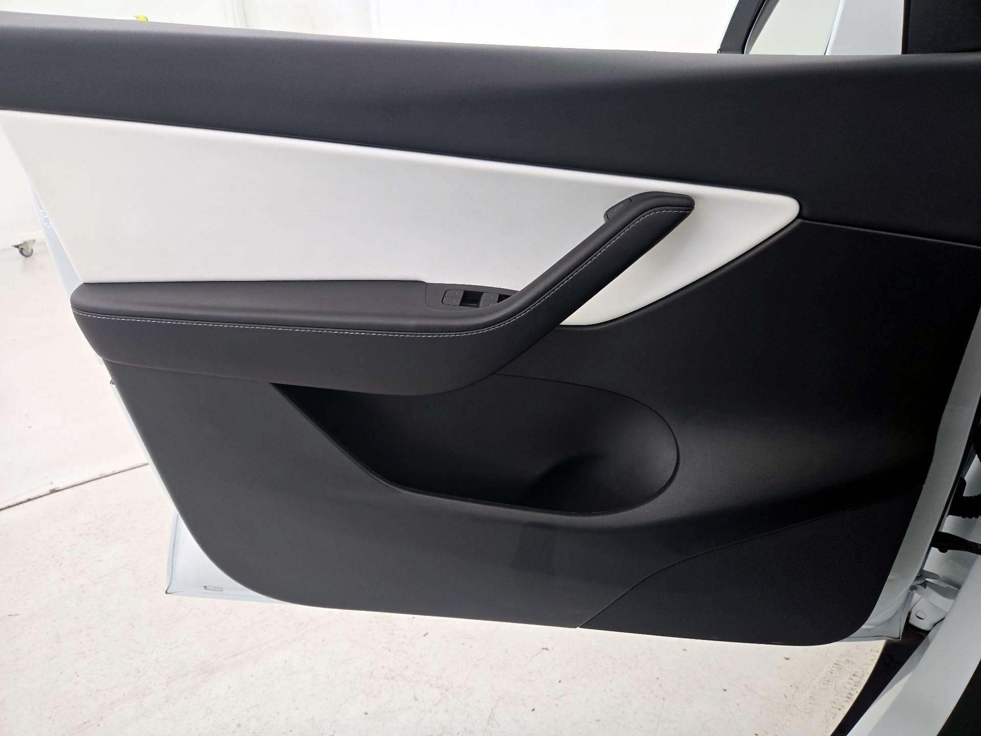 Thumbnail: 2022 Tesla Model Y - 12