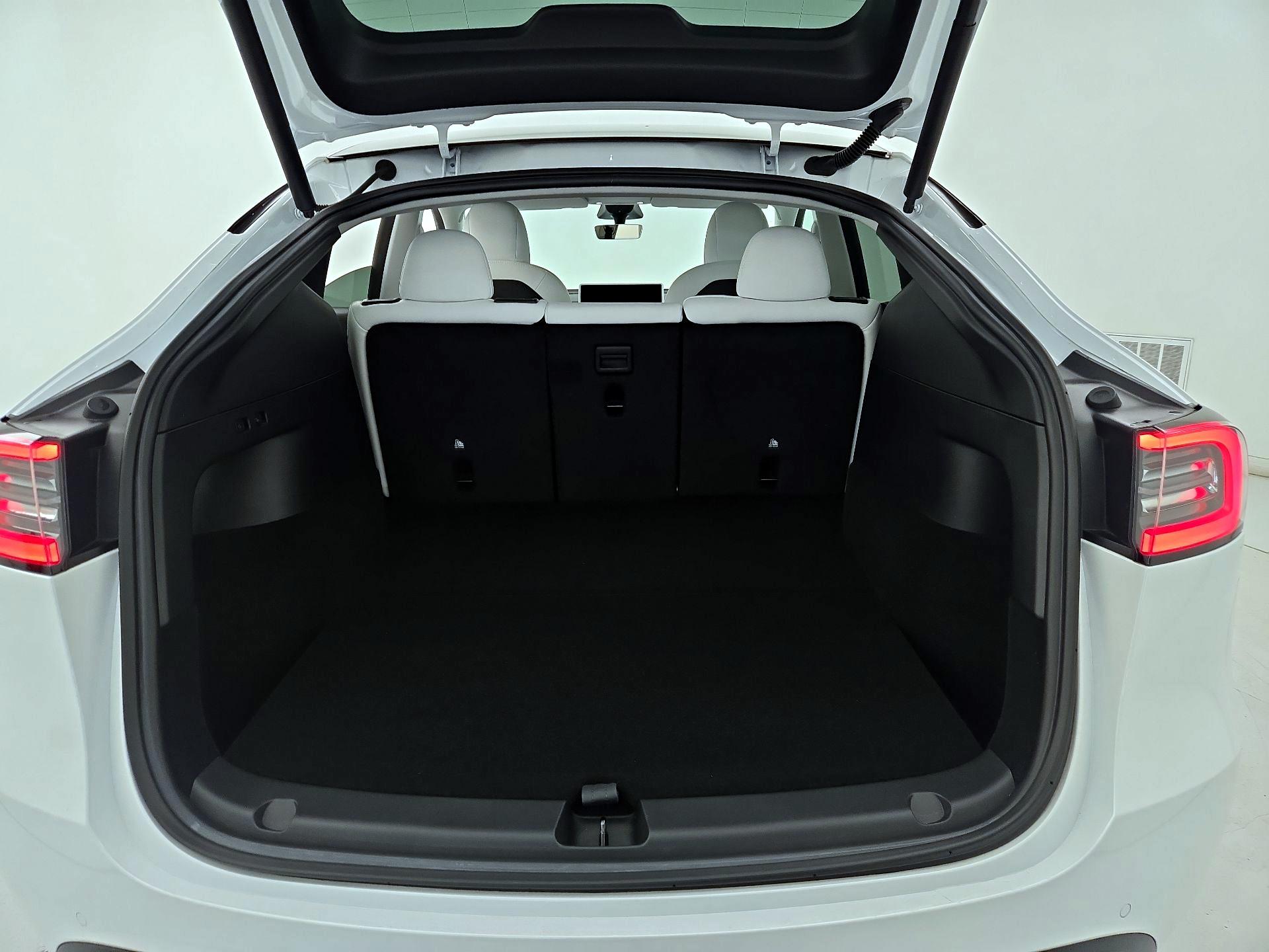 Thumbnail: 2022 Tesla Model Y - 20