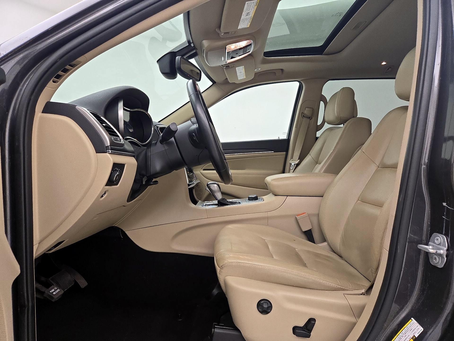 Thumbnail: 2019 Jeep Grand Cherokee - 11