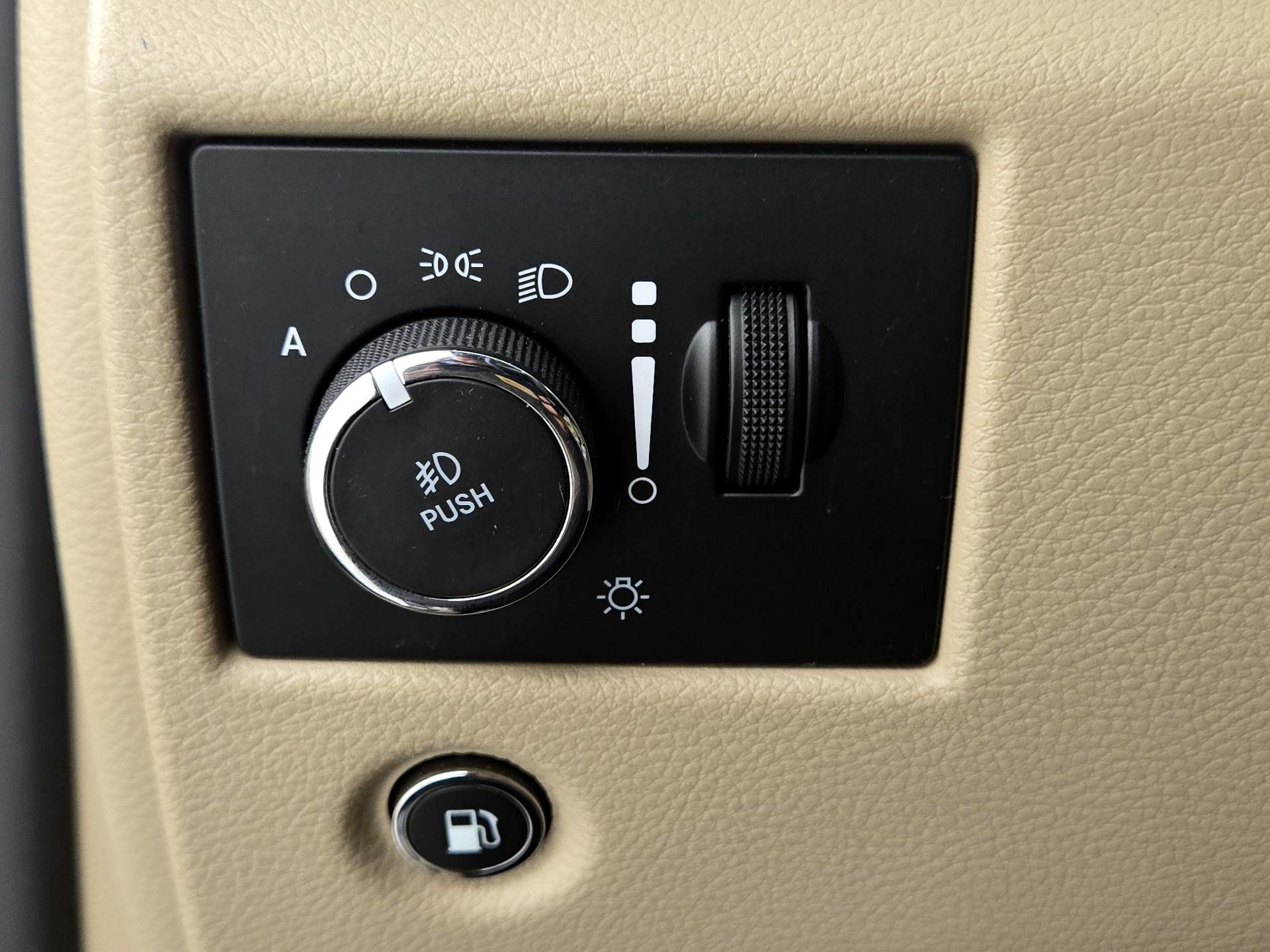 Thumbnail: 2019 Jeep Grand Cherokee - 13