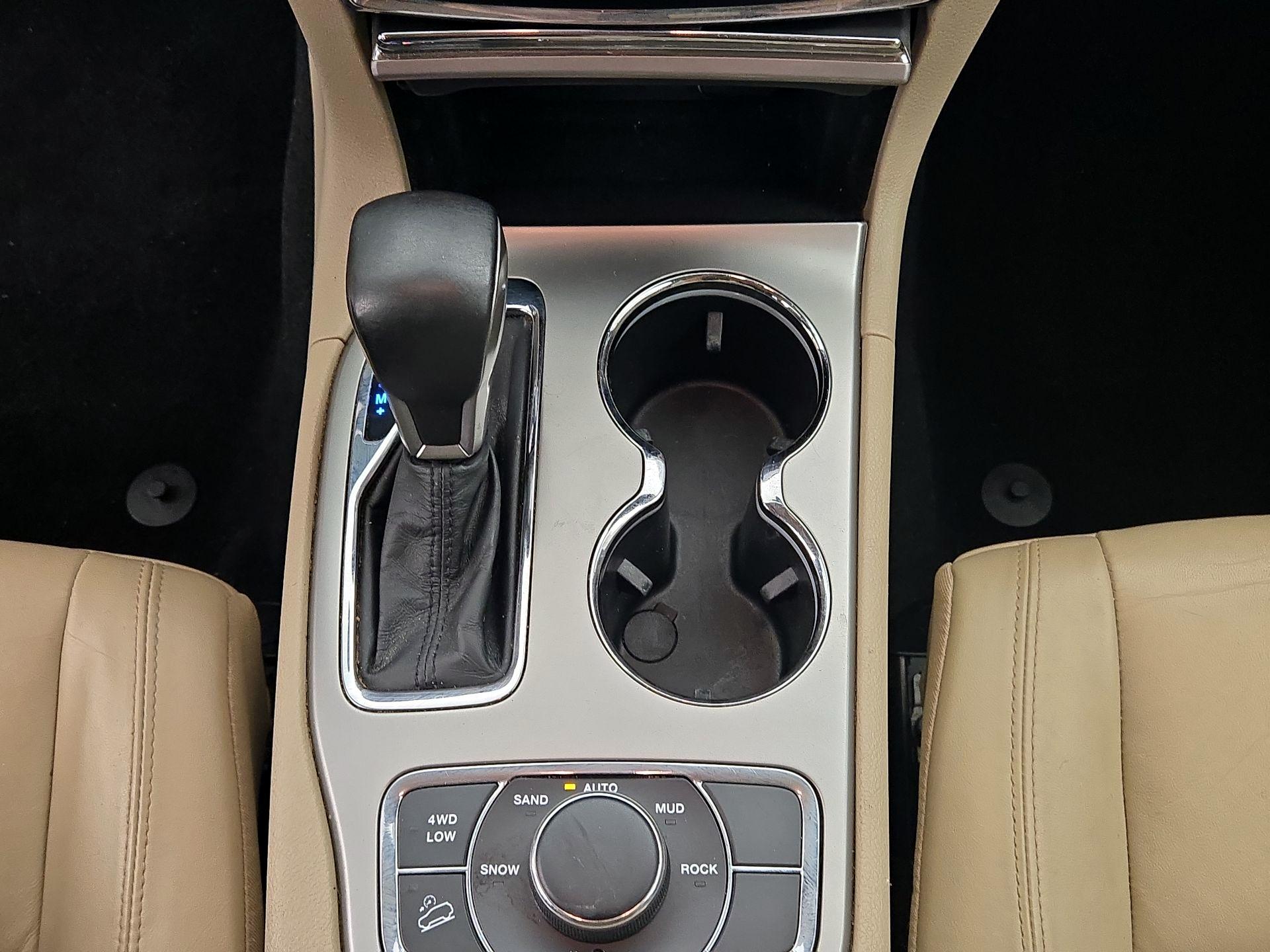 Thumbnail: 2019 Jeep Grand Cherokee - 18