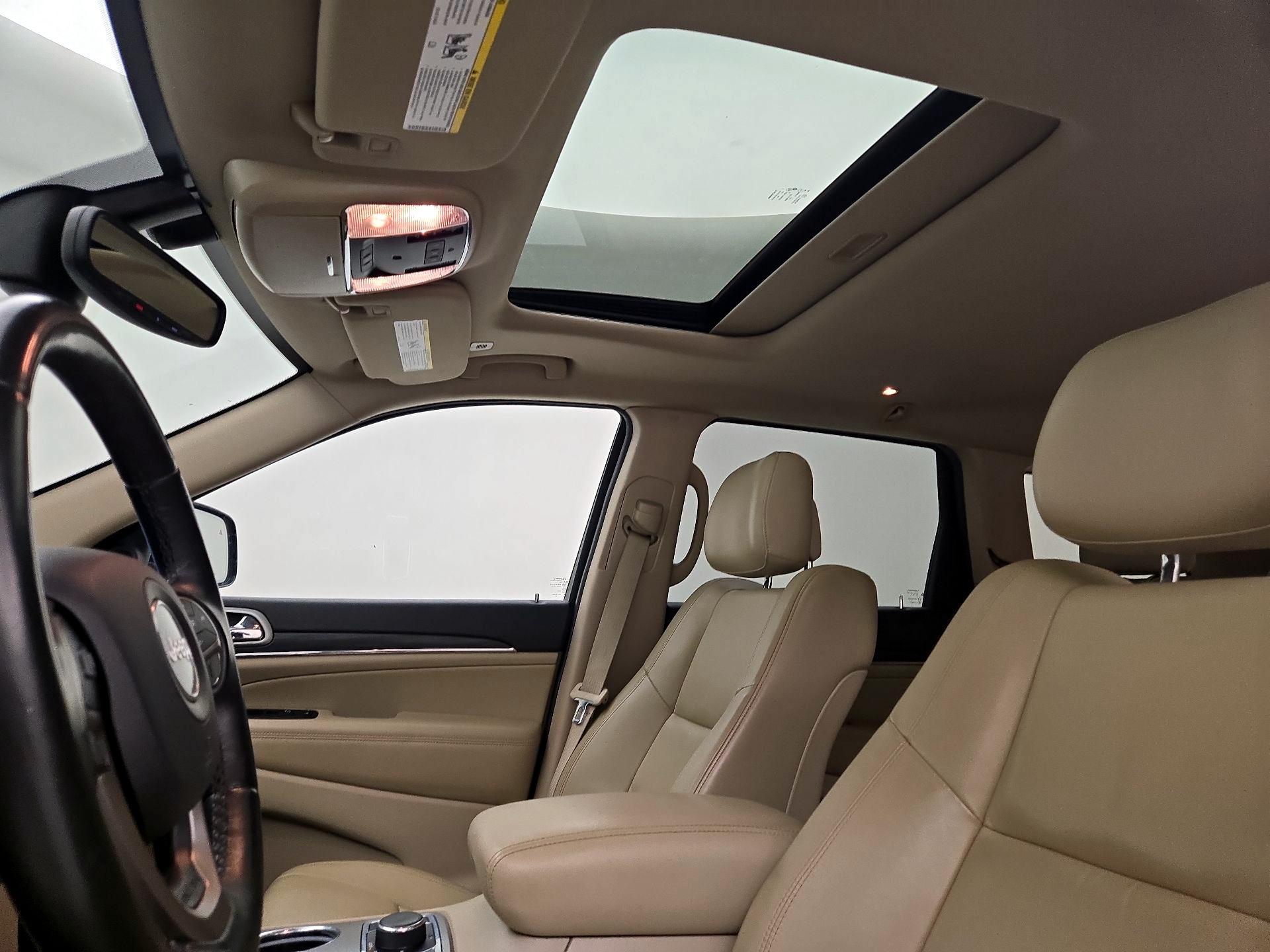 Thumbnail: 2019 Jeep Grand Cherokee - 20