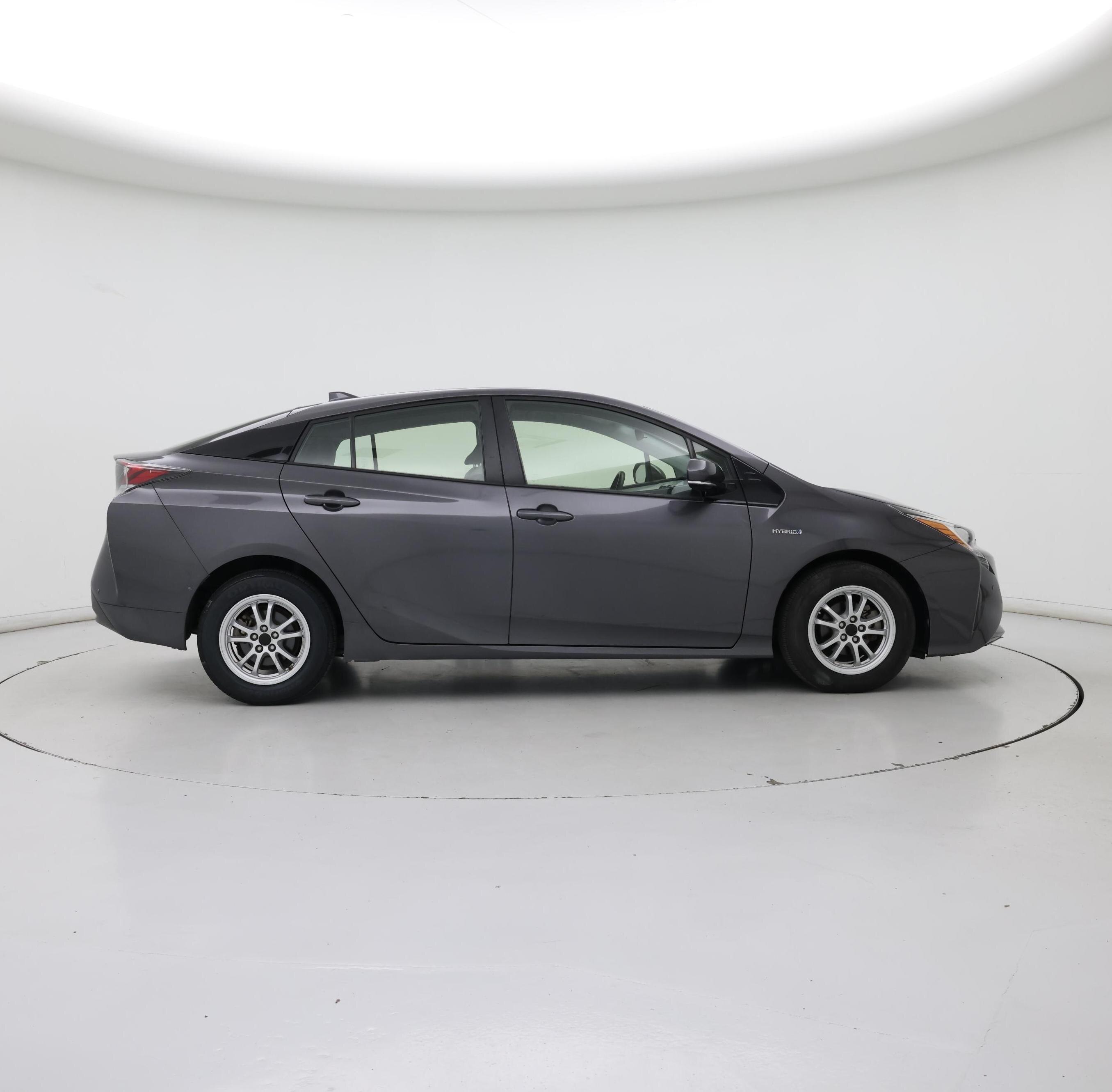 Thumbnail: 2017 Toyota Prius - 7