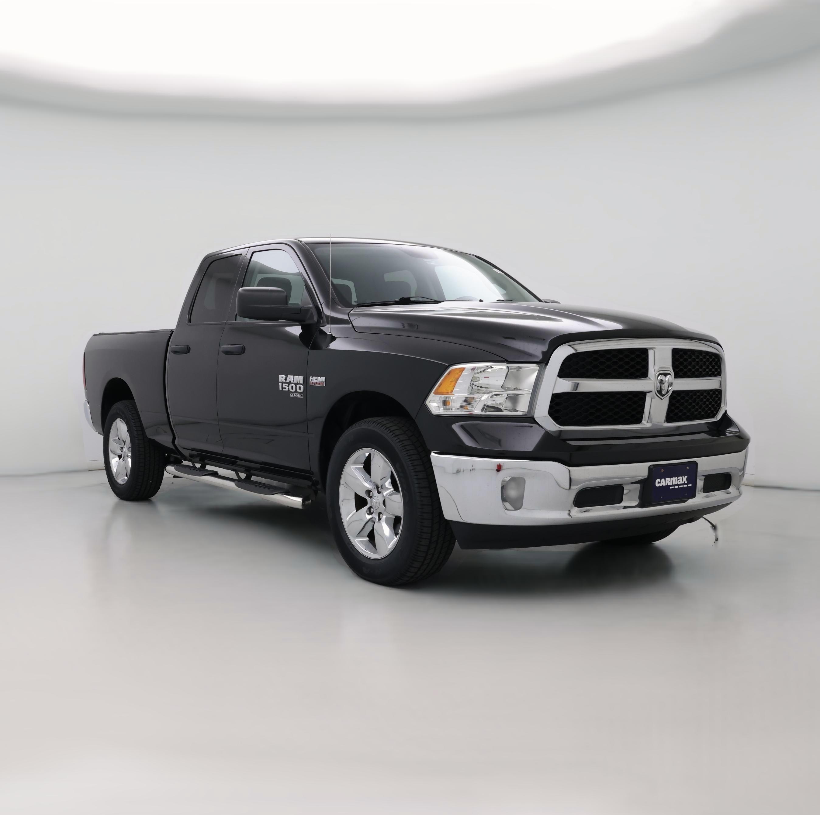 Thumbnail: 2019 RAM 1500 Classic - 1
