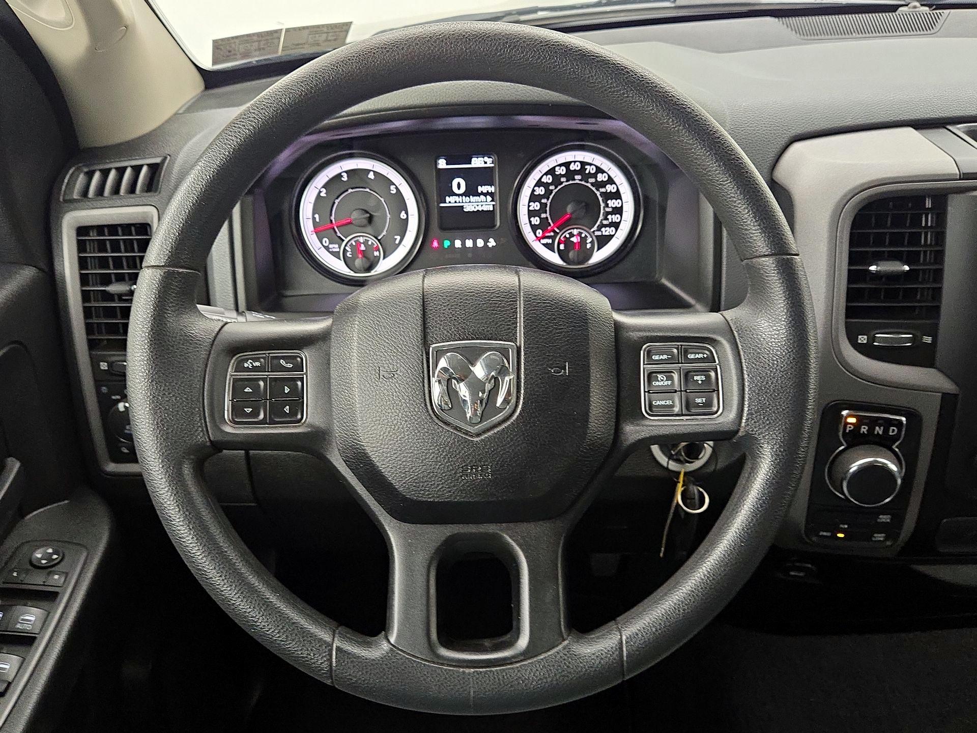 Thumbnail: 2019 RAM 1500 Classic - 10