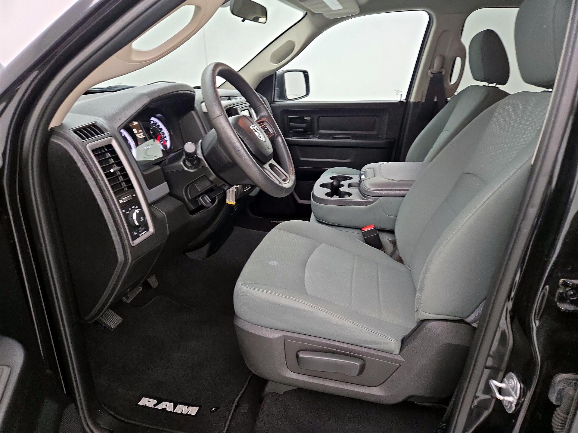 Thumbnail: 2019 RAM 1500 Classic - 11