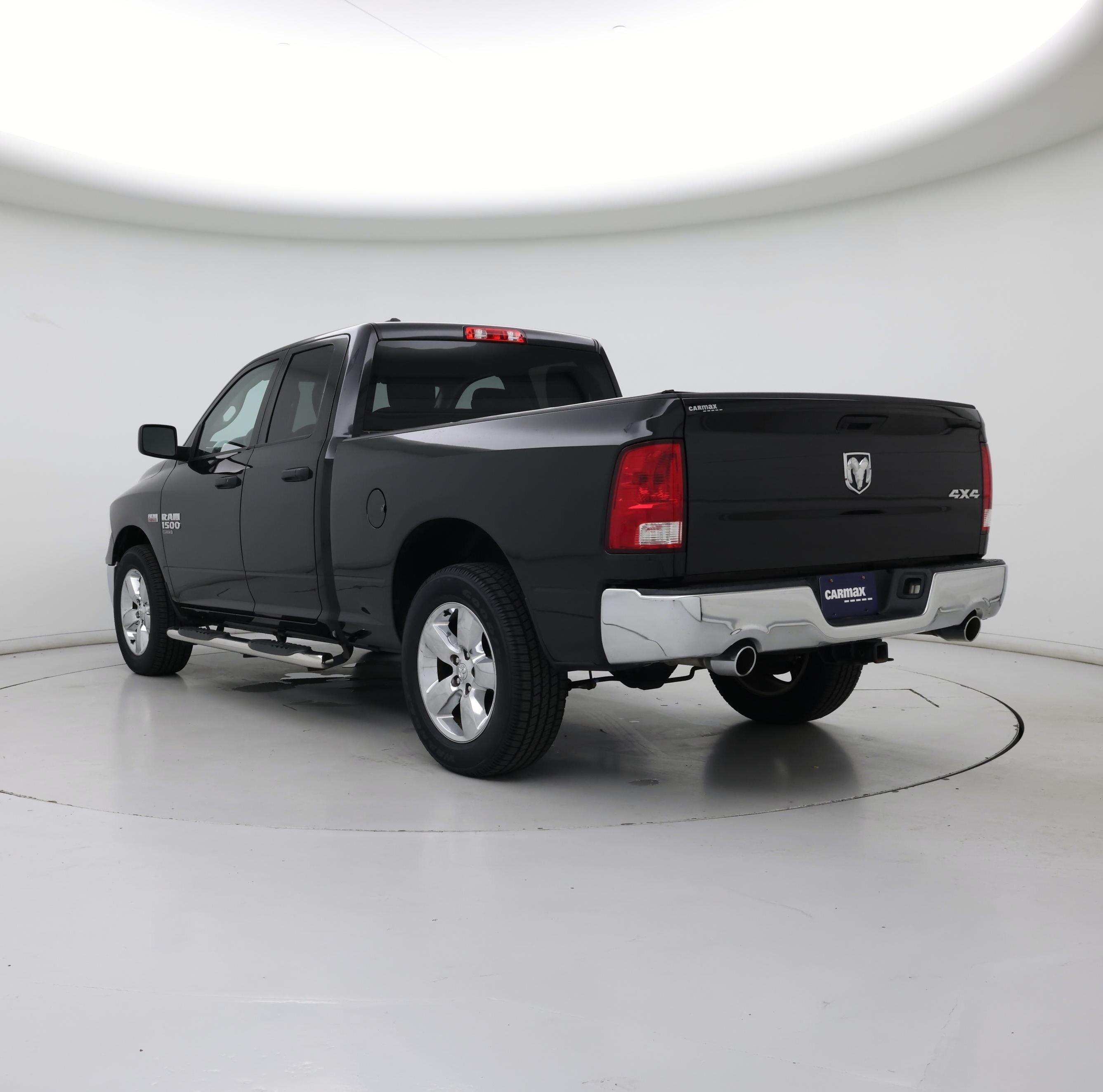 Thumbnail: 2019 RAM 1500 Classic - 2