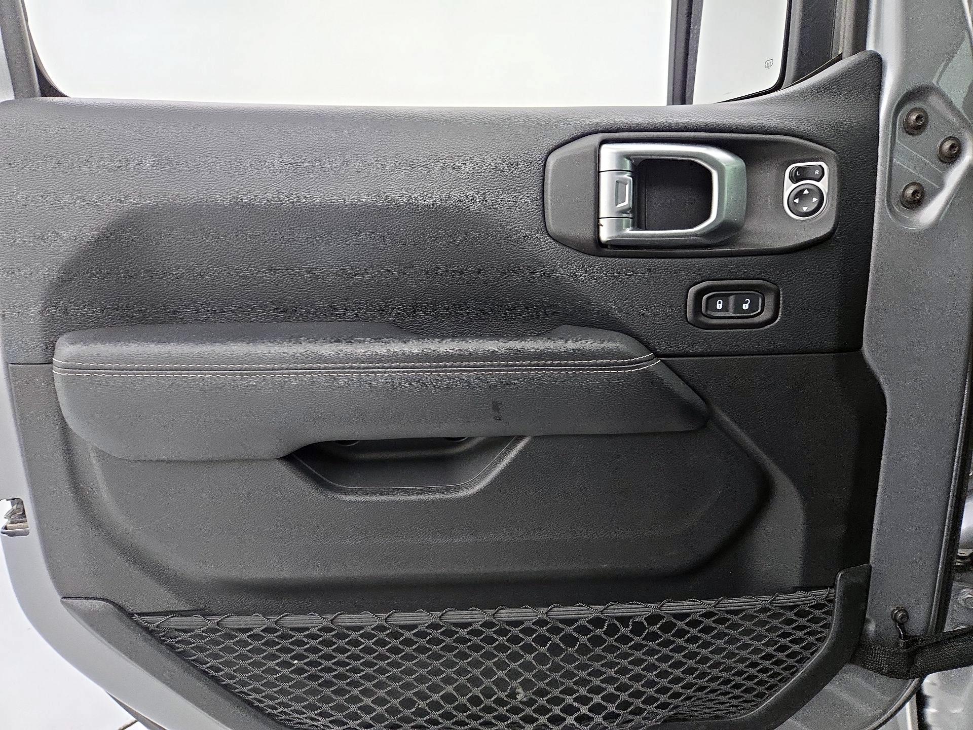 Thumbnail: 2018 Jeep Wrangler - 12