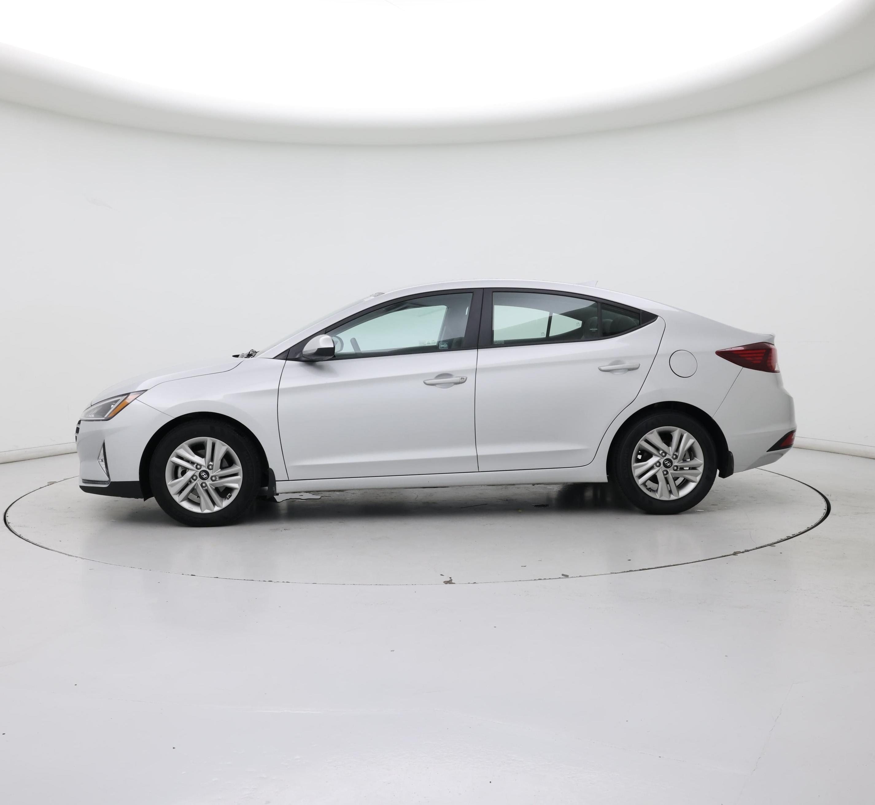 Thumbnail: 2019 Hyundai Elantra - 3